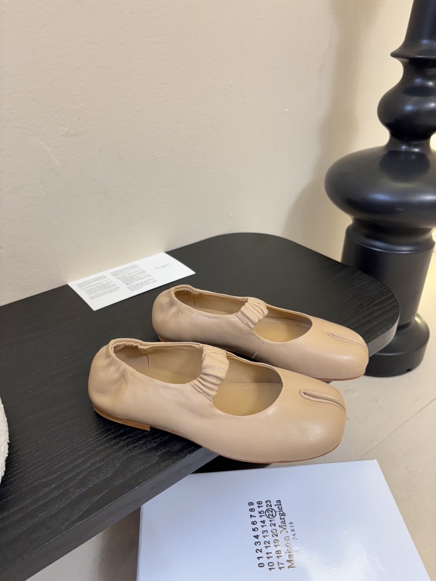 Maison Marginal* MM6苹果头芭蕾舞凉鞋马吉拉设计师太有才了 作为设计元素打造鞋品💯 单