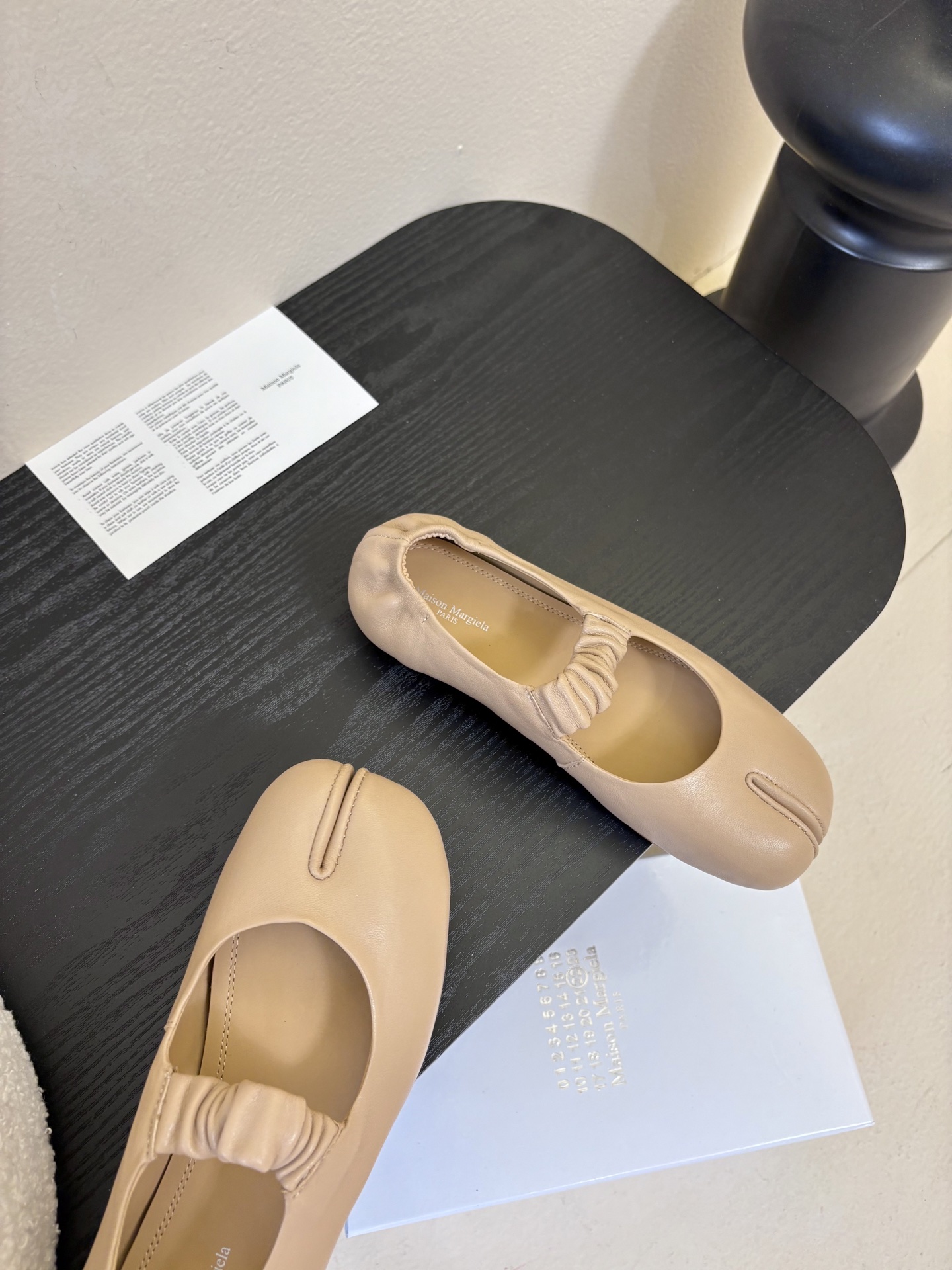 Maison Marginal* MM6苹果头芭蕾舞凉鞋马吉拉设计师太有才了 作为设计元素打造鞋品💯 单