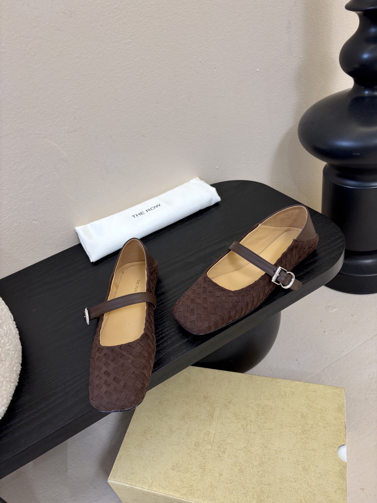 The ro*26早春新款玛丽珍平底单鞋跳舞鞋奶奶鞋！很少会看到一款跳舞鞋会做到这么精细、而且对脚的包容