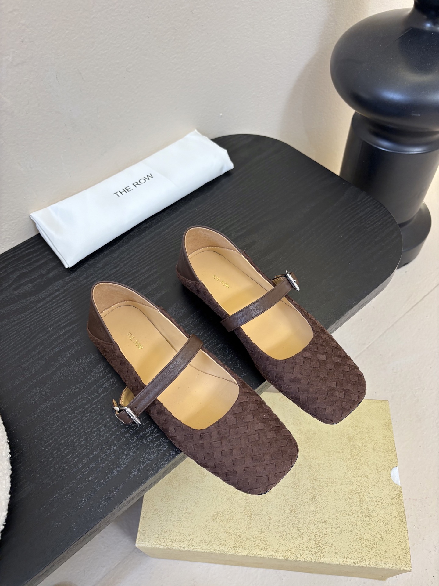 The ro*26早春新款玛丽珍平底单鞋跳舞鞋奶奶鞋！很少会看到一款跳舞鞋会做到这么精细、而且对脚的包容