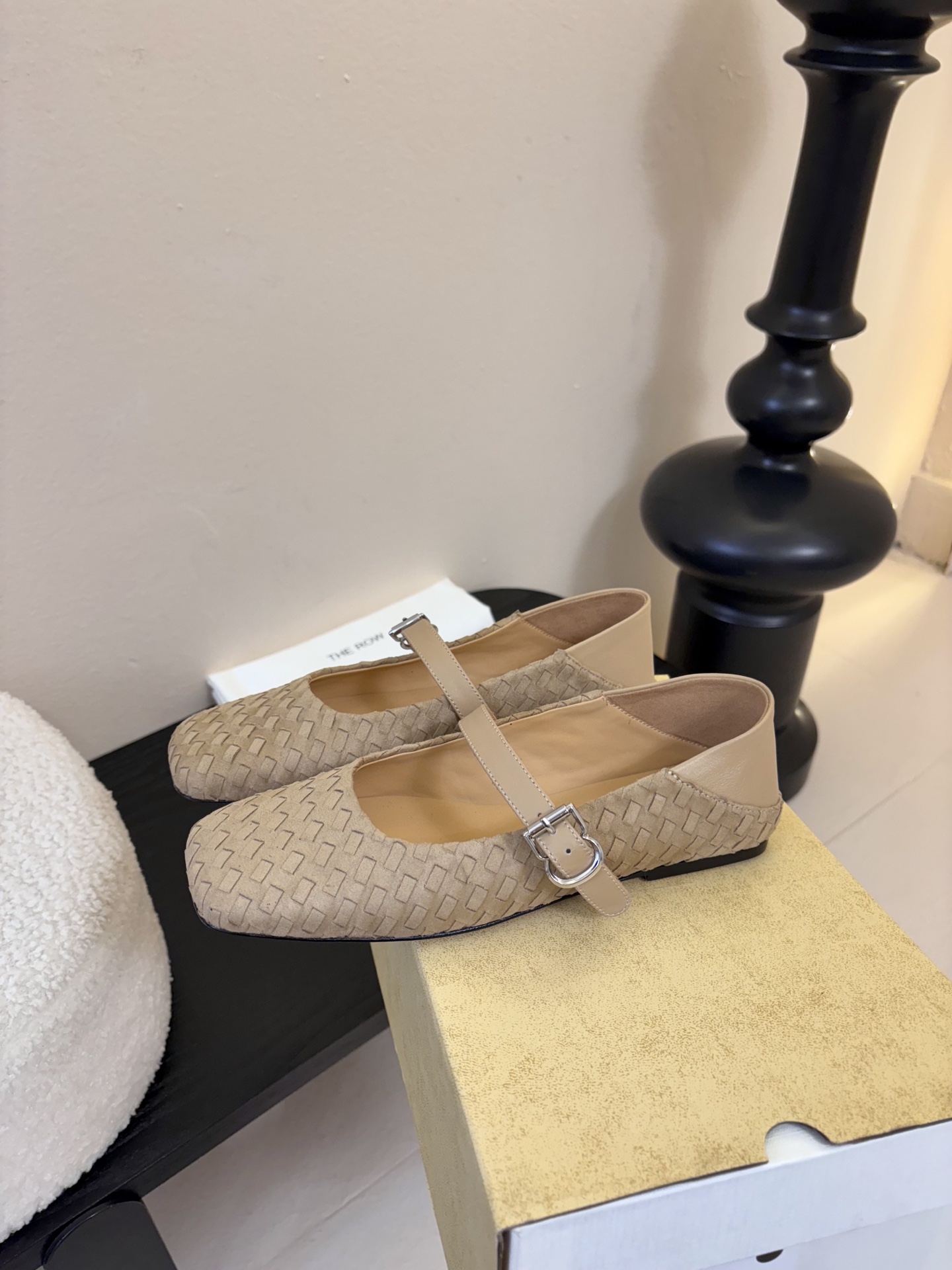 The ro*26早春新款玛丽珍平底单鞋跳舞鞋奶奶鞋！很少会看到一款跳舞鞋会做到这么精细、而且对脚的包容