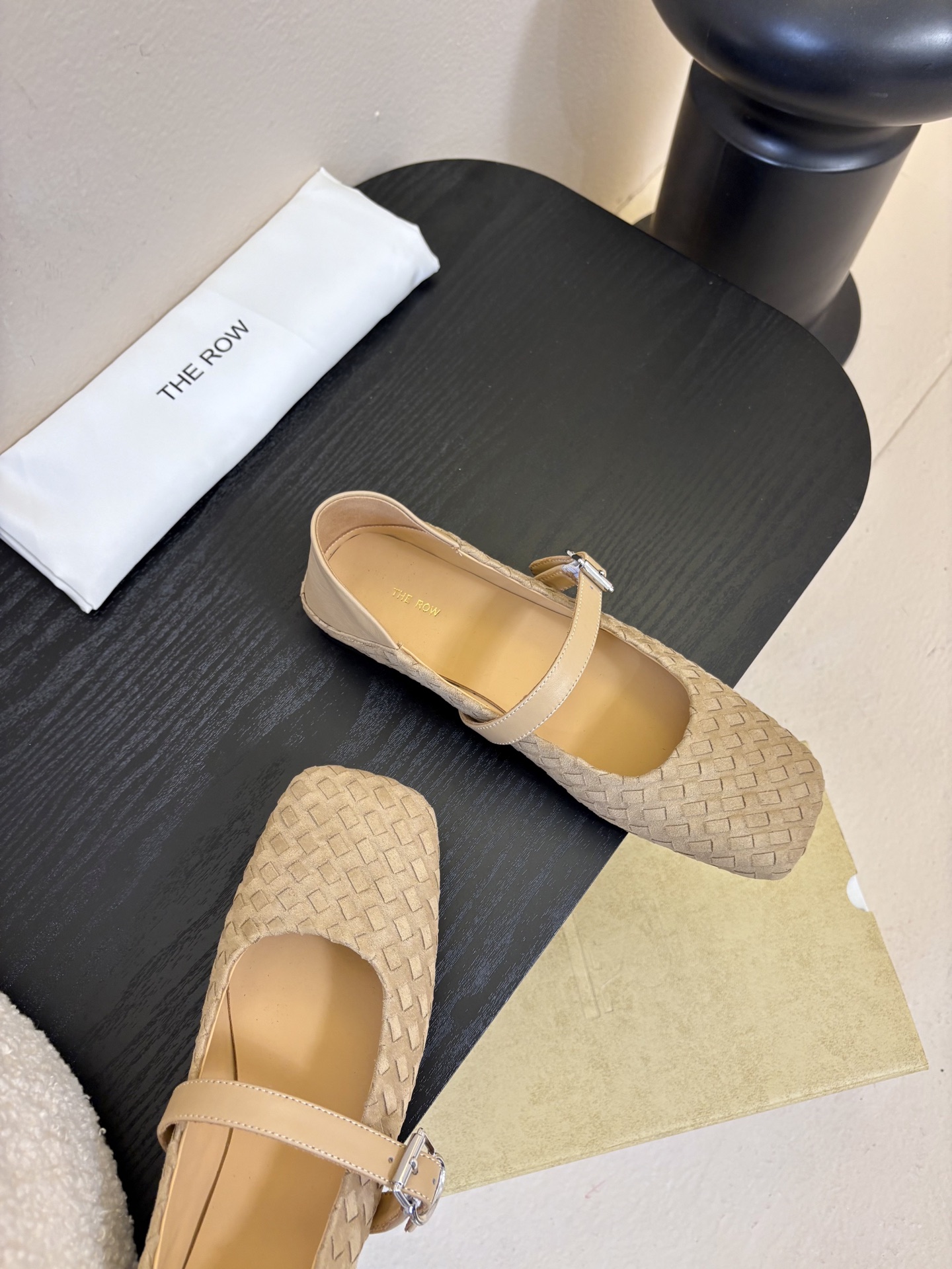 The ro*26早春新款玛丽珍平底单鞋跳舞鞋奶奶鞋！很少会看到一款跳舞鞋会做到这么精细、而且对脚的包容