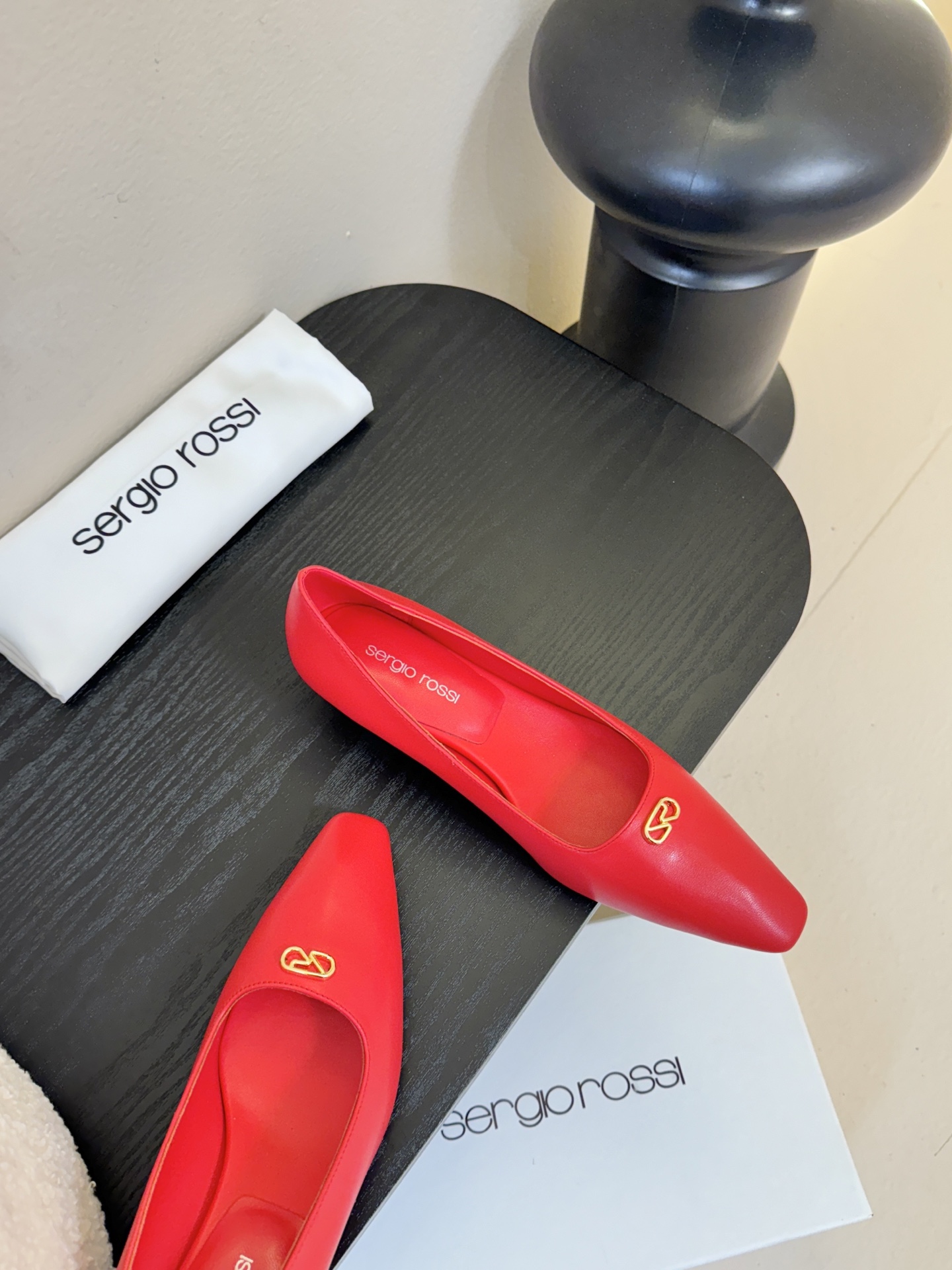 Sergio Rossi 塞乔•罗西 「Sr Diani」最新系列凉鞋純手工製作的金屬裝飾獨特風格更顯品