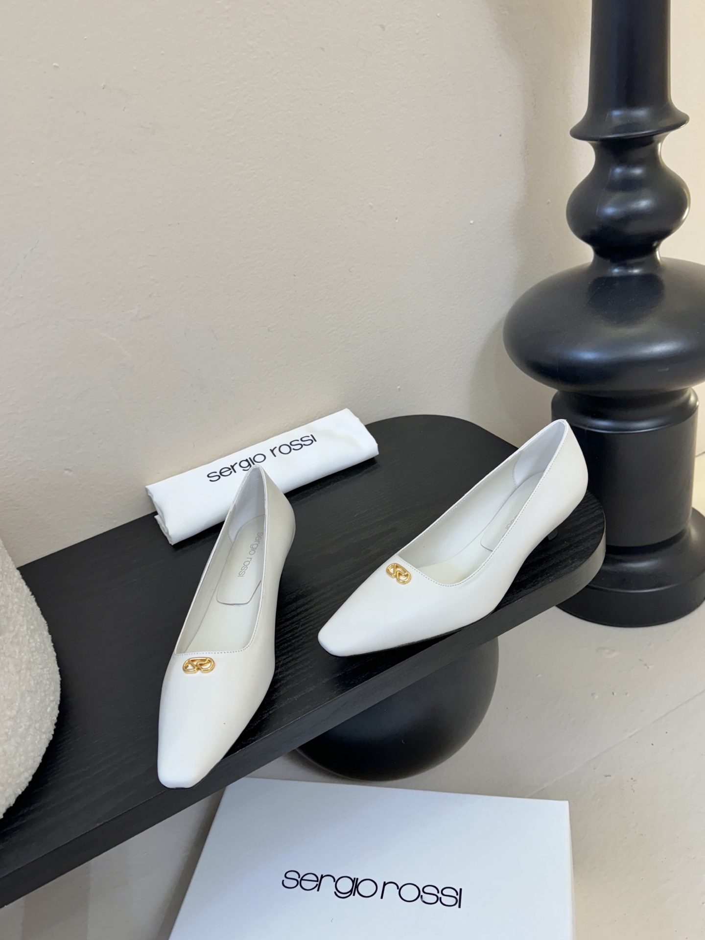 Sergio Rossi 塞乔•罗西 「Sr Diani」最新系列凉鞋純手工製作的金屬裝飾獨特風格更顯品