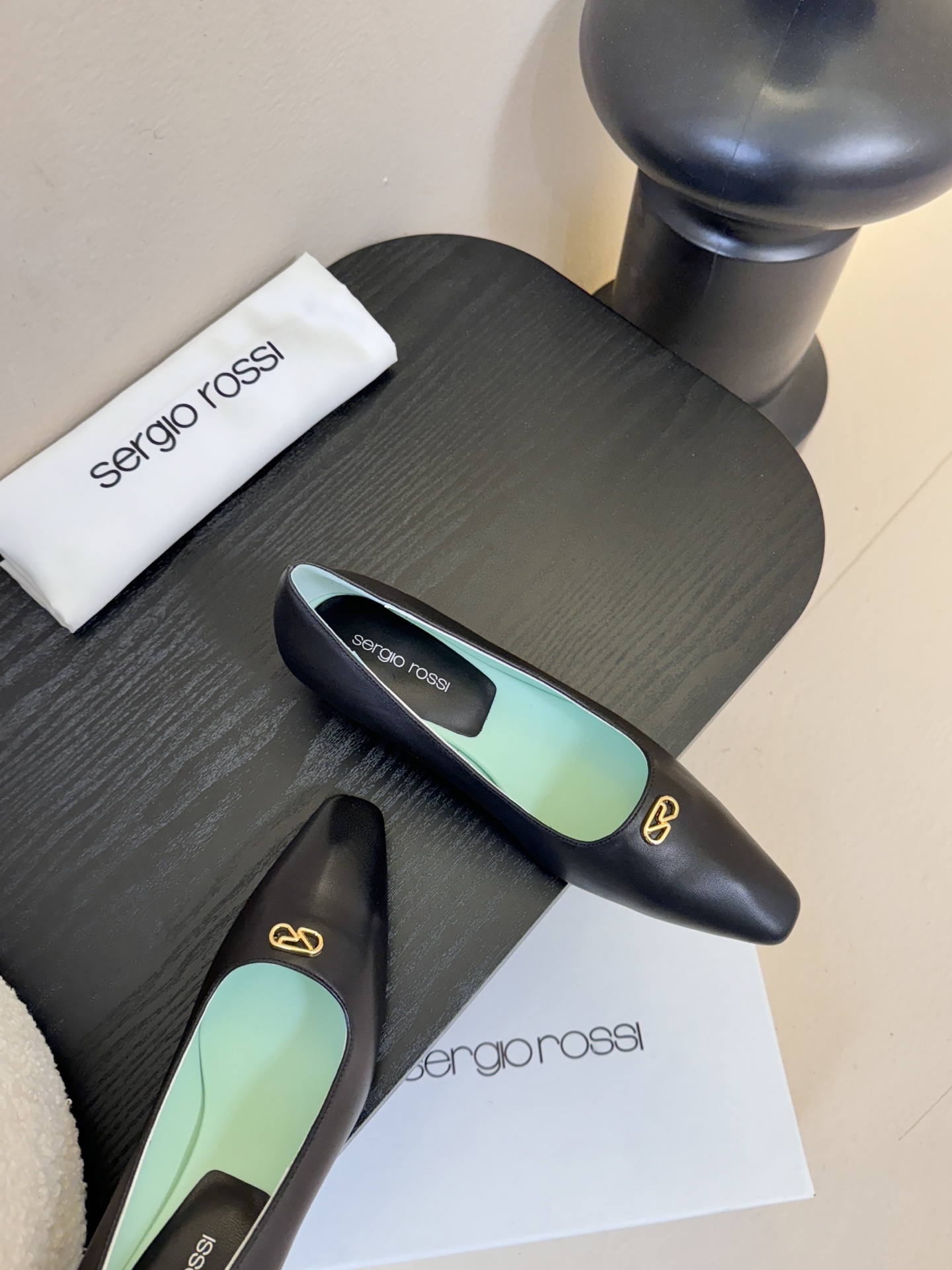 Sergio Rossi 塞乔•罗西 「Sr Diani」最新系列凉鞋純手工製作的金屬裝飾獨特風格更顯品