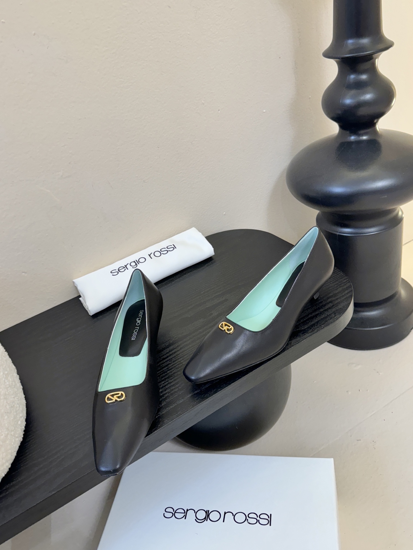 Sergio Rossi 塞乔•罗西 「Sr Diani」最新系列凉鞋純手工製作的金屬裝飾獨特風格更顯品