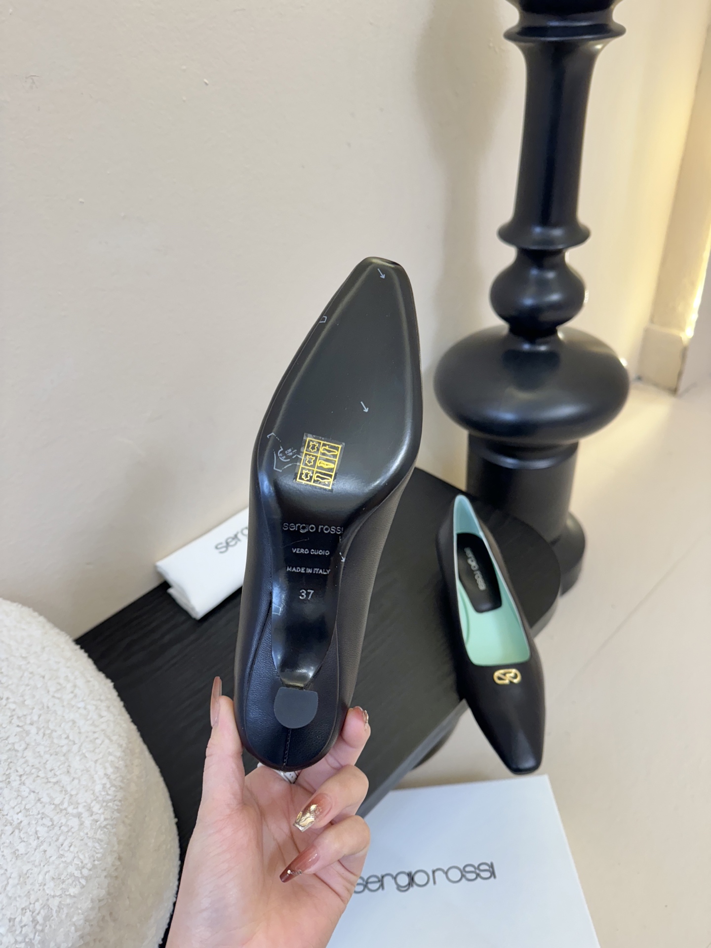 Sergio Rossi 塞乔•罗西 「Sr Diani」最新系列凉鞋純手工製作的金屬裝飾獨特風格更顯品