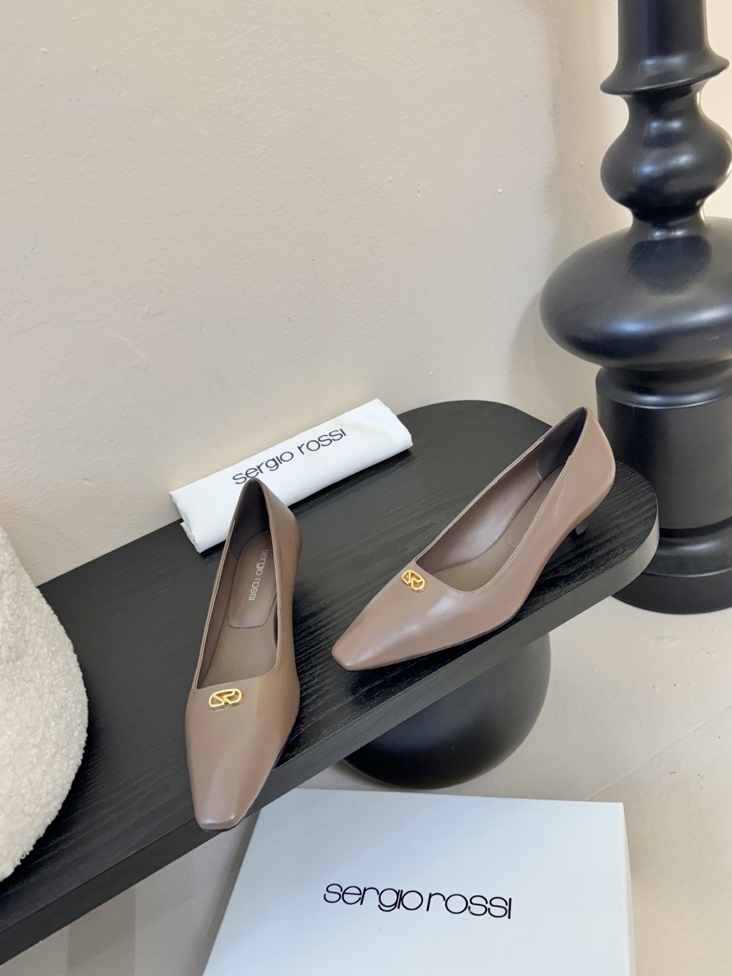 Sergio Rossi 塞乔•罗西 「Sr Diani」最新系列凉鞋純手工製作的金屬裝飾獨特風格更顯品