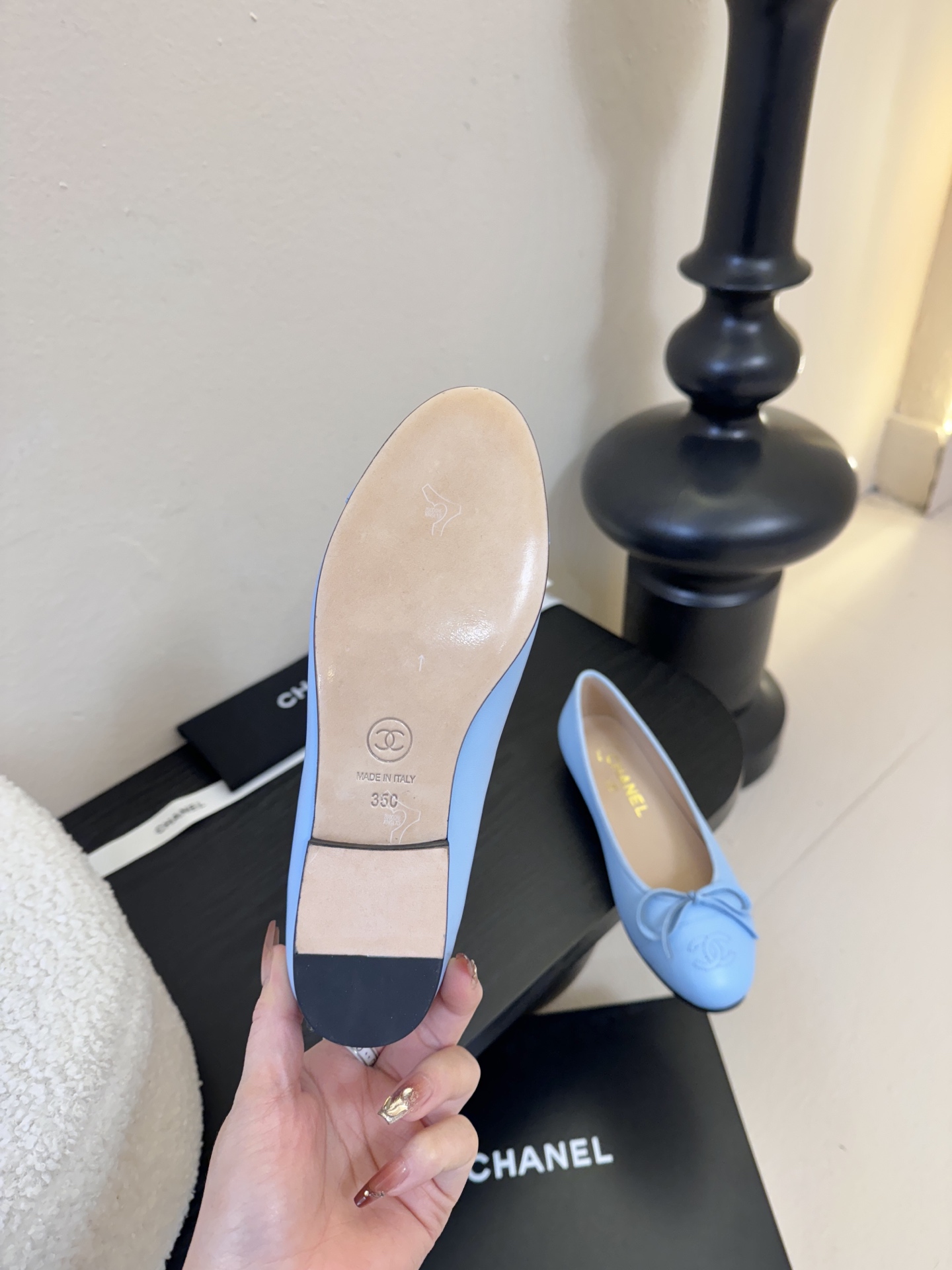 Chanel小香风方头拼色法式水钻一字扣带奶奶鞋浅口玛丽珍鞋！！香奈儿CHANEL每一双精致鞋履都经过才