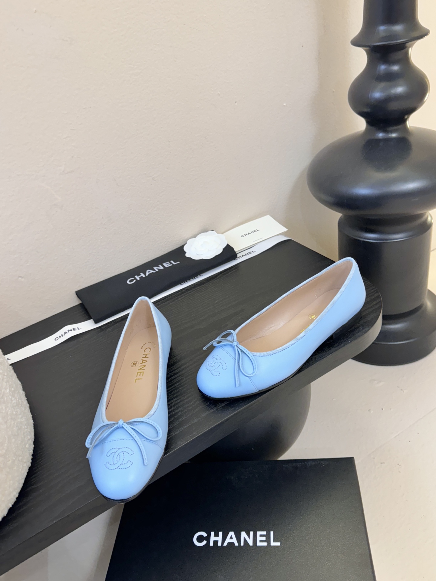 Chanel小香风方头拼色法式水钻一字扣带奶奶鞋浅口玛丽珍鞋！！香奈儿CHANEL每一双精致鞋履都经过才