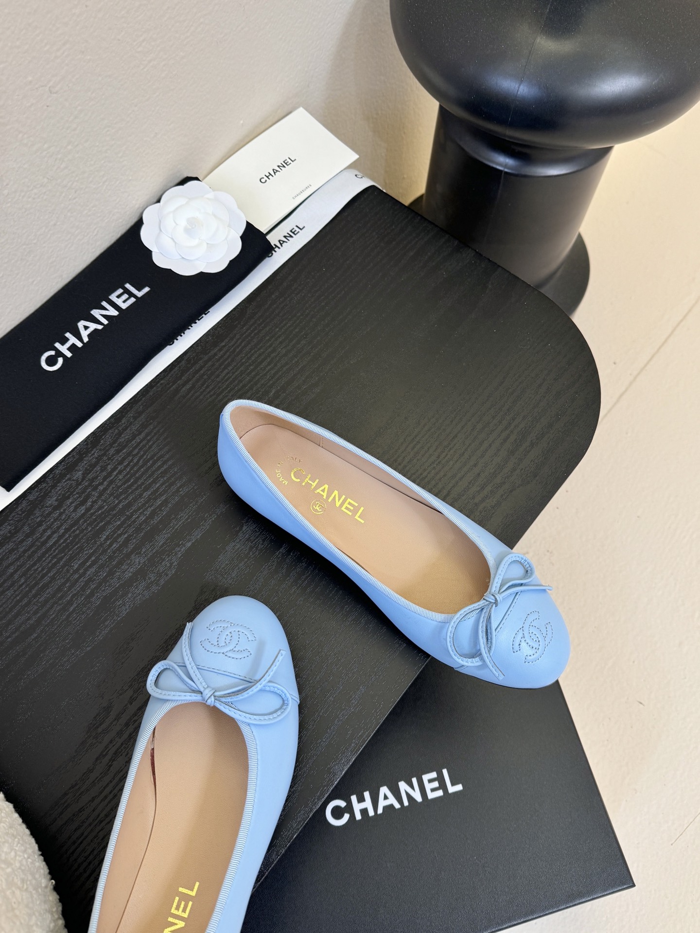 Chanel小香风方头拼色法式水钻一字扣带奶奶鞋浅口玛丽珍鞋！！香奈儿CHANEL每一双精致鞋履都经过才