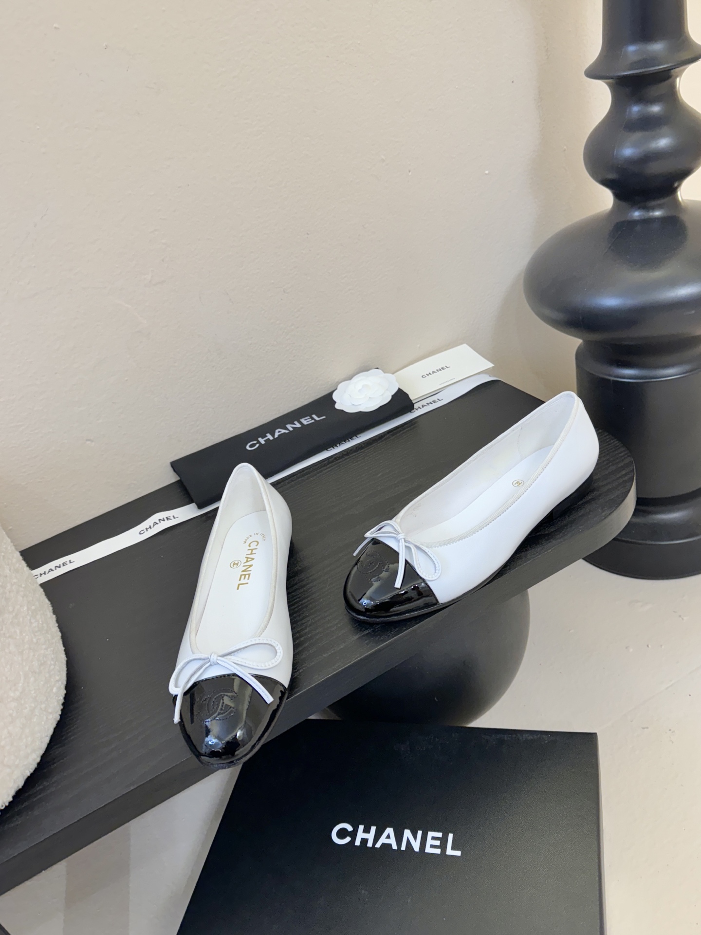 Chanel小香风方头拼色法式水钻一字扣带奶奶鞋浅口玛丽珍鞋！！香奈儿CHANEL每一双精致鞋履都经过才