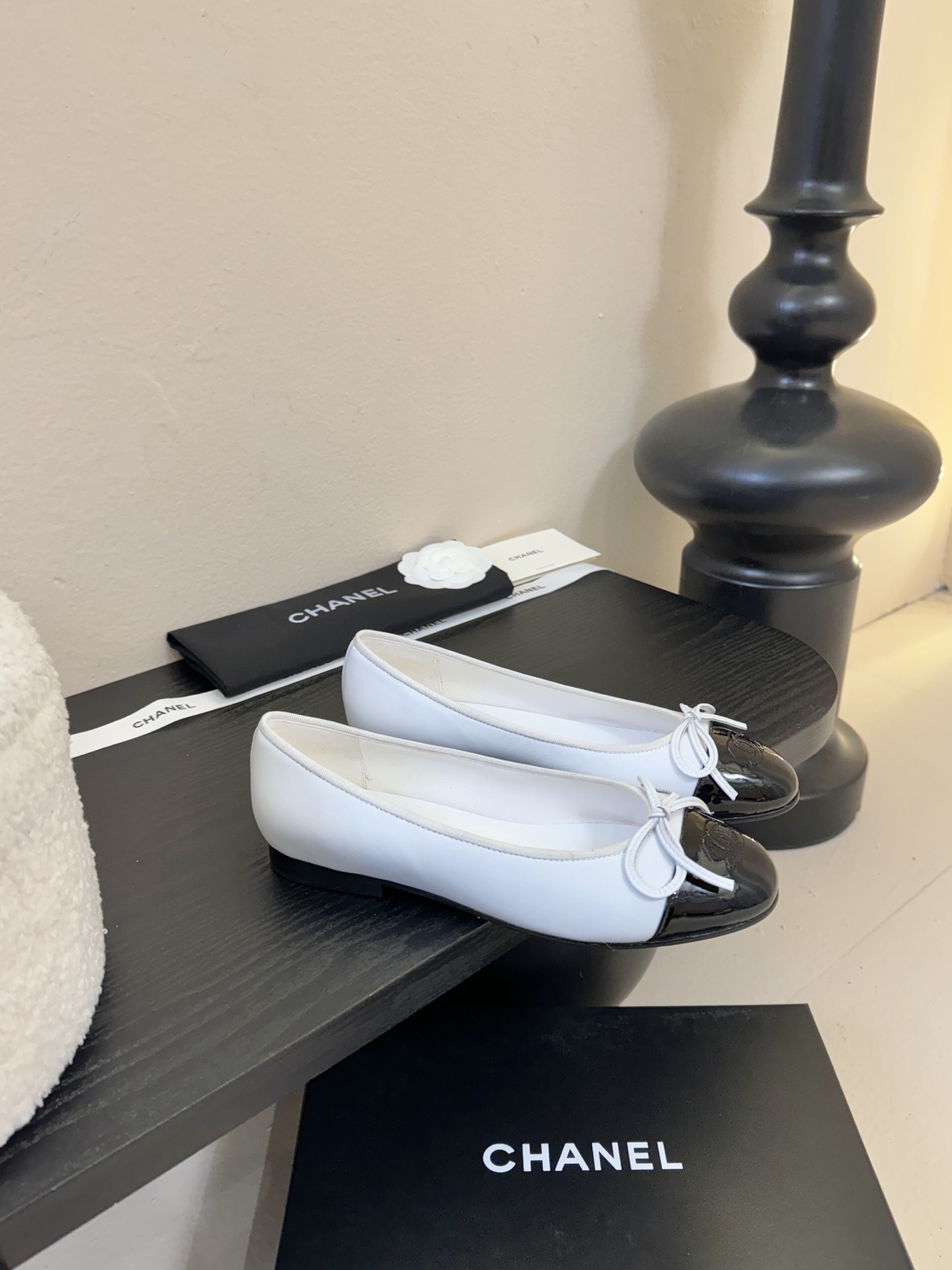 Chanel小香风方头拼色法式水钻一字扣带奶奶鞋浅口玛丽珍鞋！！香奈儿CHANEL每一双精致鞋履都经过才