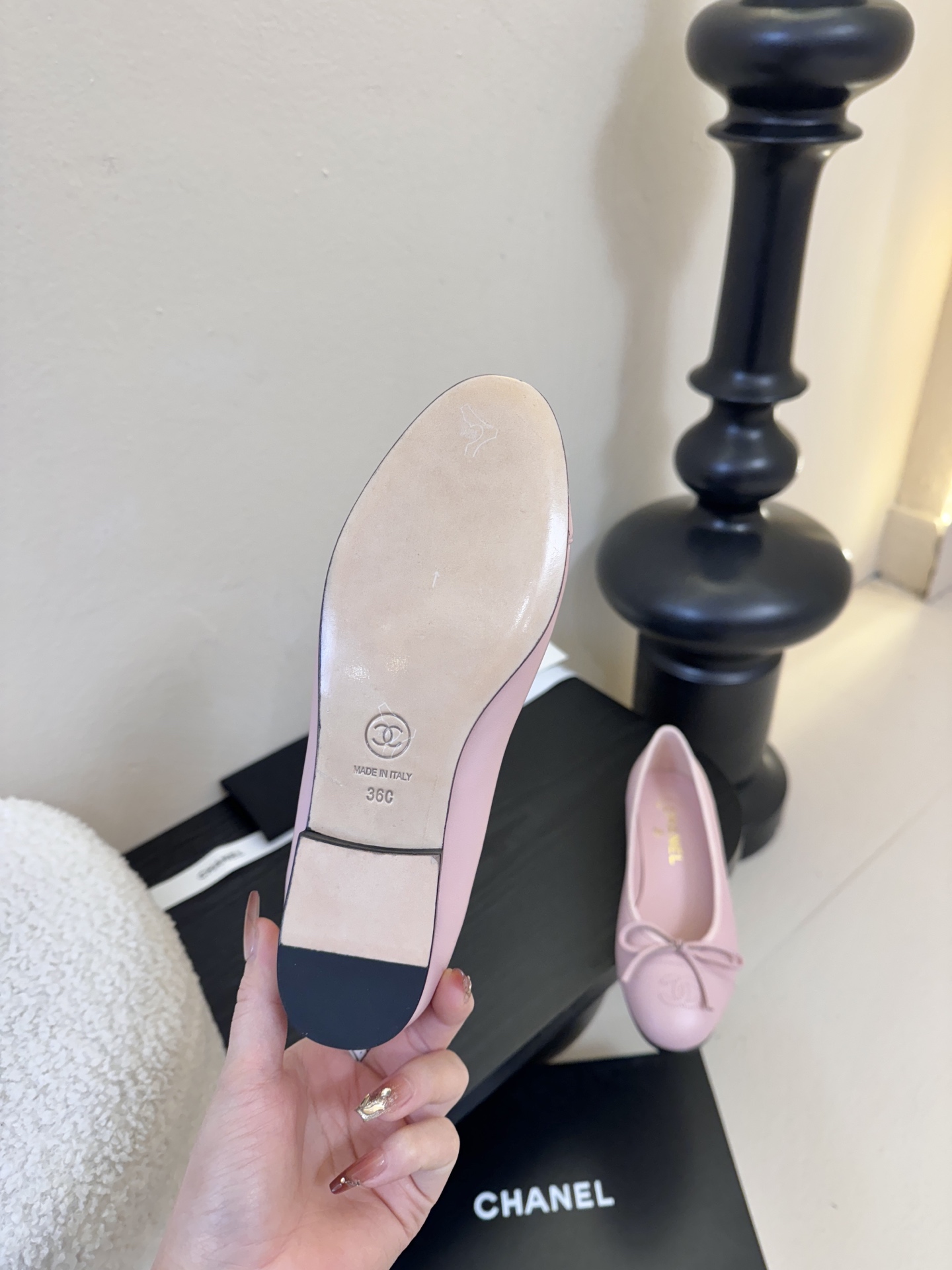 Chanel小香风方头拼色法式水钻一字扣带奶奶鞋浅口玛丽珍鞋！！香奈儿CHANEL每一双精致鞋履都经过才