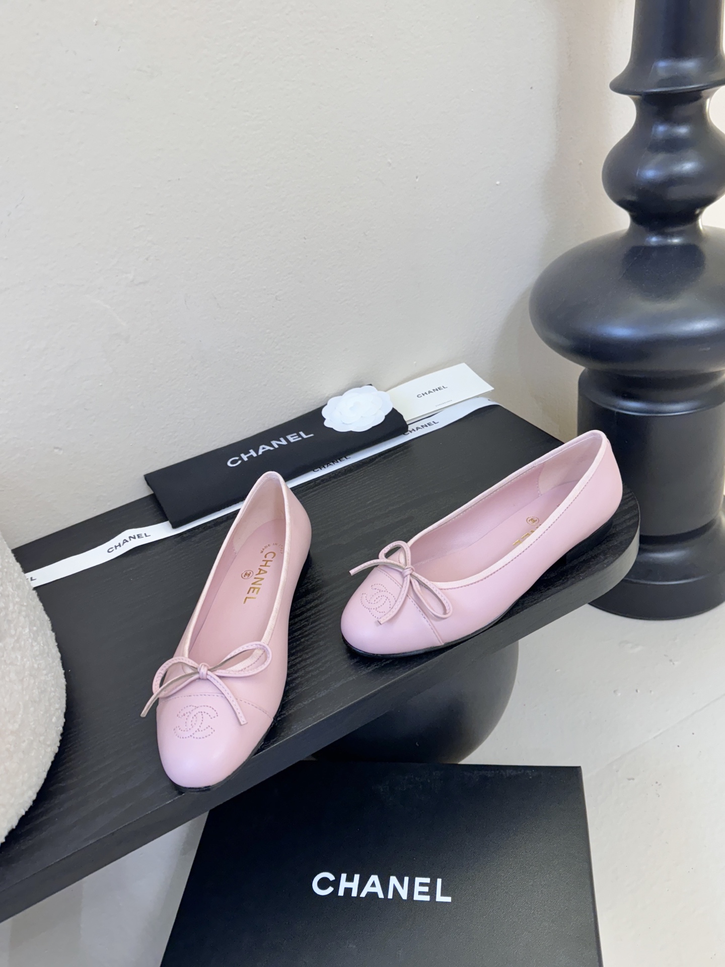 Chanel小香风方头拼色法式水钻一字扣带奶奶鞋浅口玛丽珍鞋！！香奈儿CHANEL每一双精致鞋履都经过才