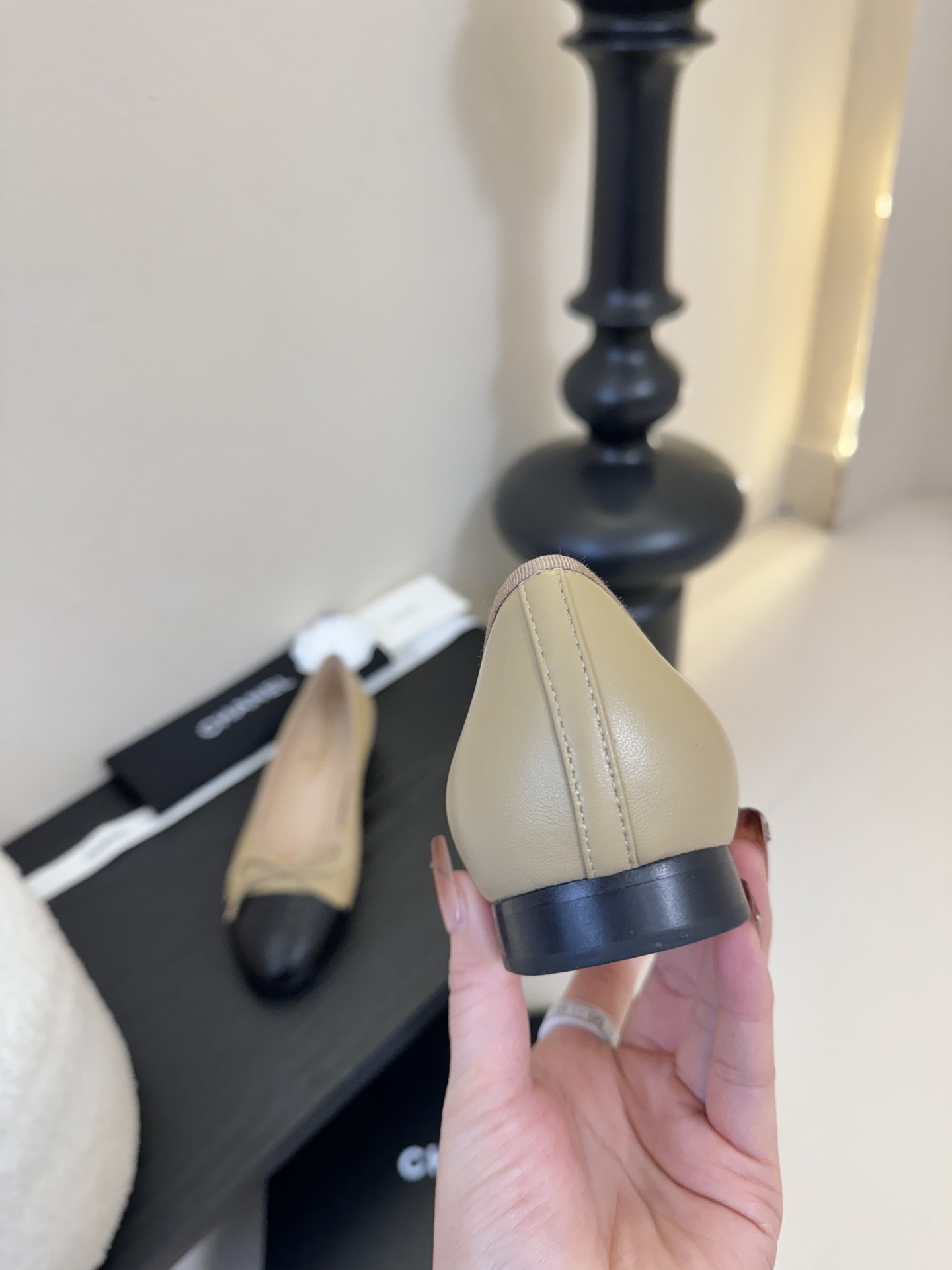 Chanel小香风方头拼色法式水钻一字扣带奶奶鞋浅口玛丽珍鞋！！香奈儿CHANEL每一双精致鞋履都经过才