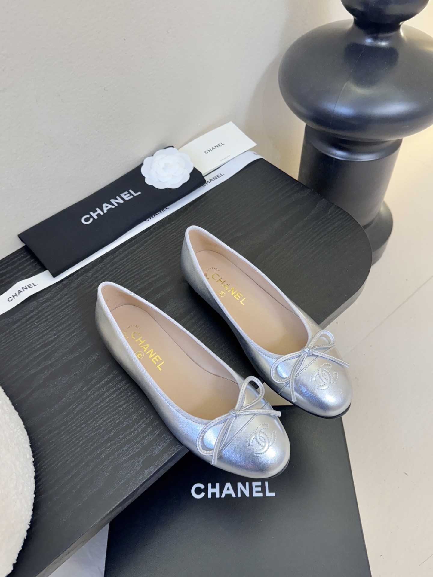 Chanel小香风方头拼色法式水钻一字扣带奶奶鞋浅口玛丽珍鞋！！香奈儿CHANEL每一双精致鞋履都经过才