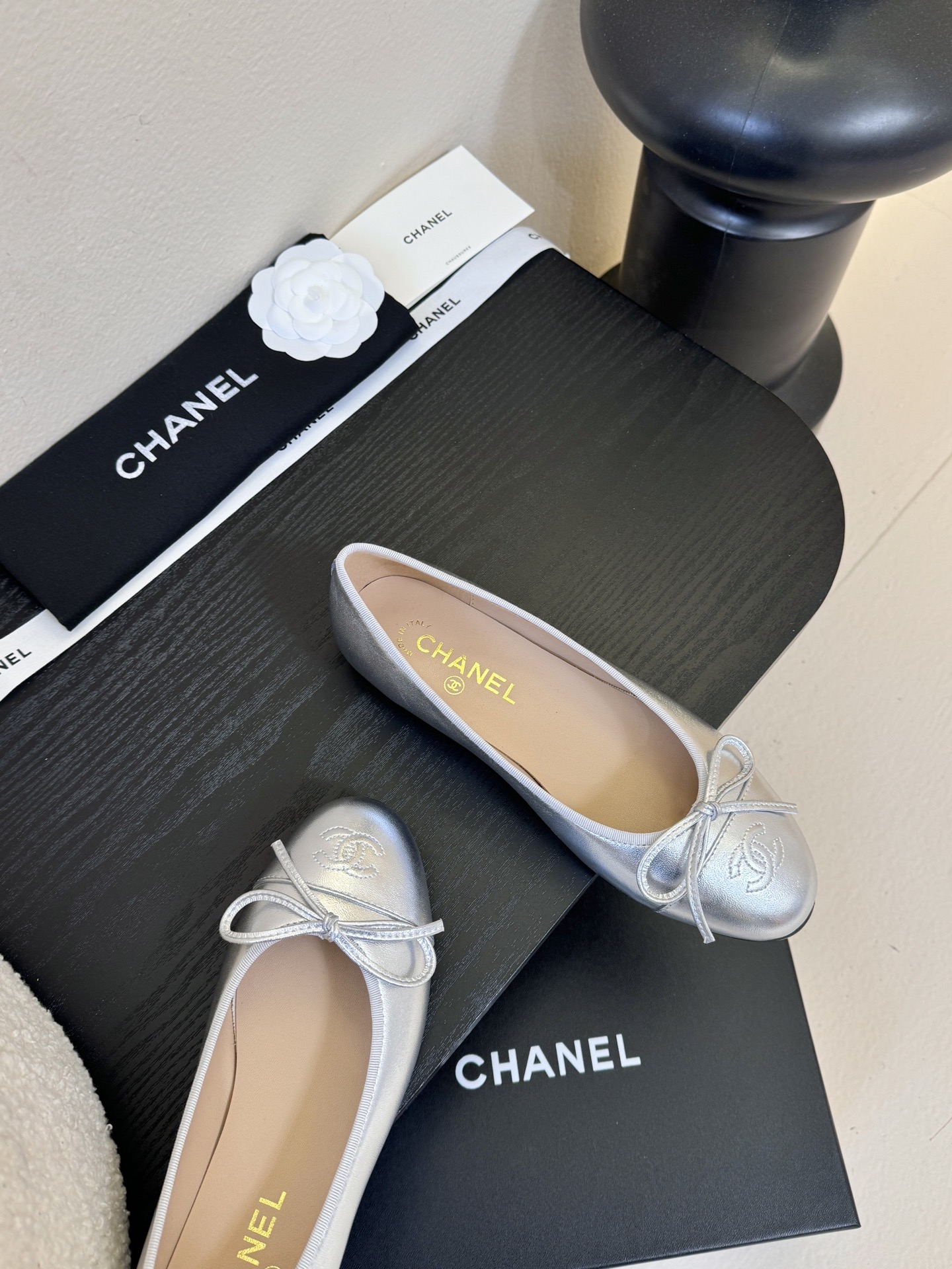 Chanel小香风方头拼色法式水钻一字扣带奶奶鞋浅口玛丽珍鞋！！香奈儿CHANEL每一双精致鞋履都经过才