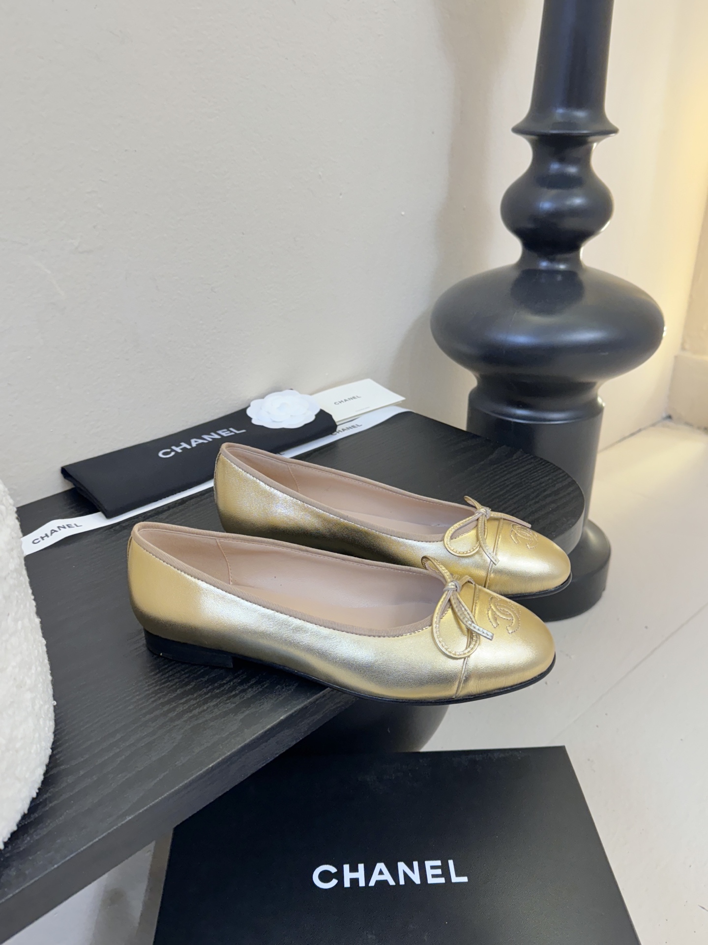 Chanel小香风方头拼色法式水钻一字扣带奶奶鞋浅口玛丽珍鞋！！香奈儿CHANEL每一双精致鞋履都经过才