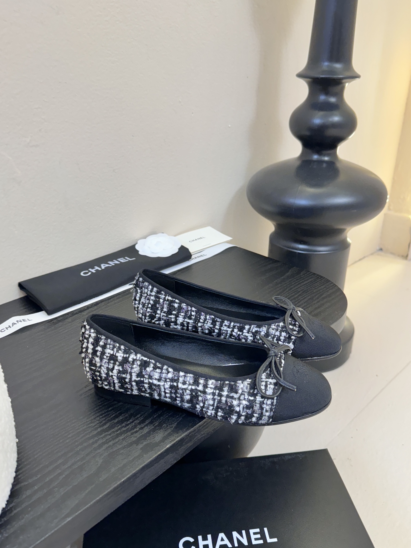 Chanel小香风方头拼色法式奶奶鞋浅口玛丽珍鞋！！香奈儿CHANEL每一双精致鞋履都经过才华横溢的鞋艺