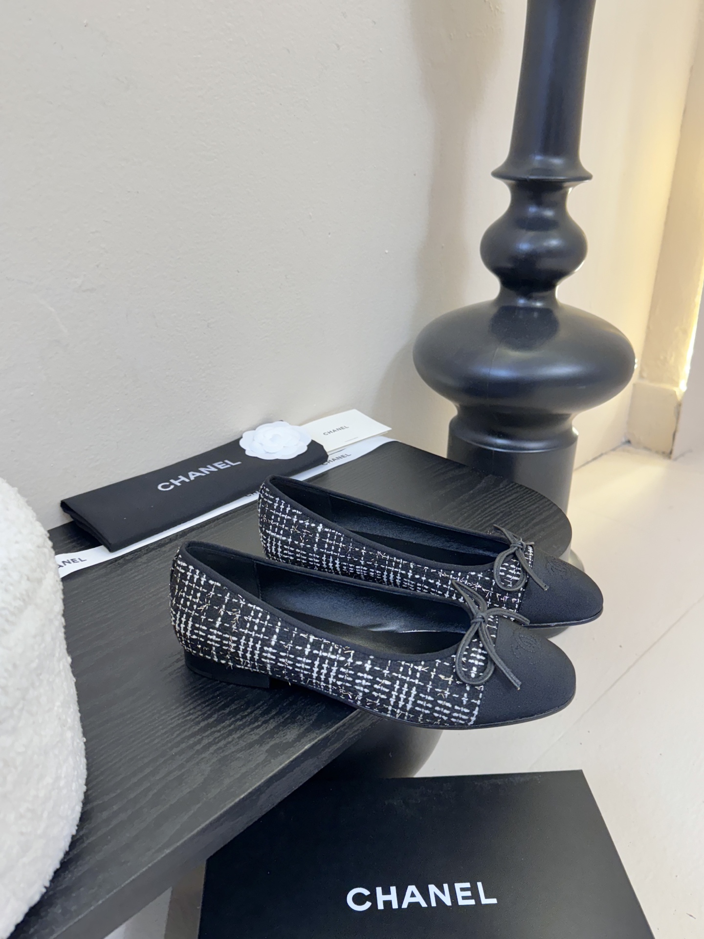 Chanel小香风方头拼色法式奶奶鞋浅口玛丽珍鞋！！香奈儿CHANEL每一双精致鞋履都经过才华横溢的鞋艺