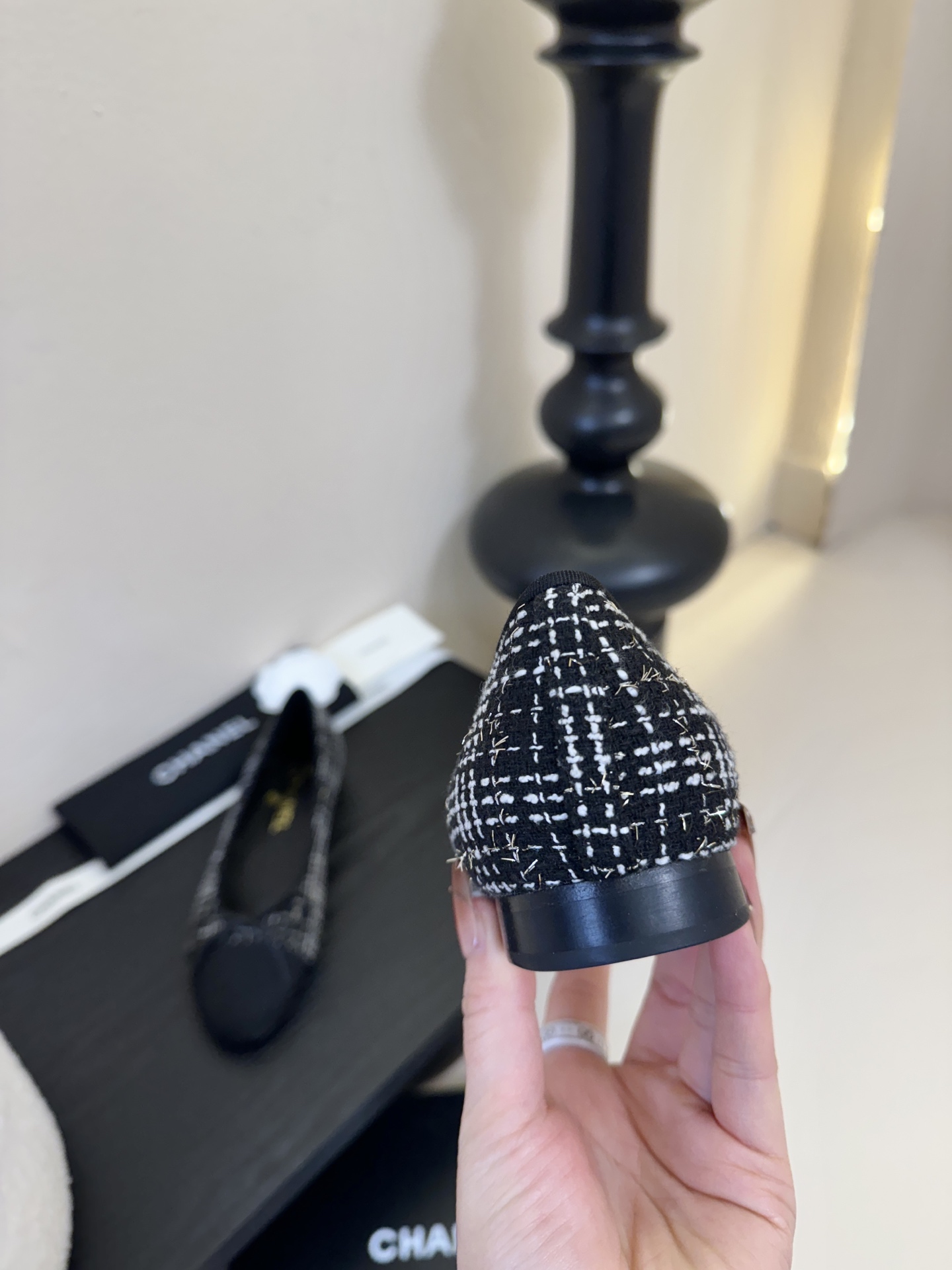 Chanel小香风方头拼色法式奶奶鞋浅口玛丽珍鞋！！香奈儿CHANEL每一双精致鞋履都经过才华横溢的鞋艺