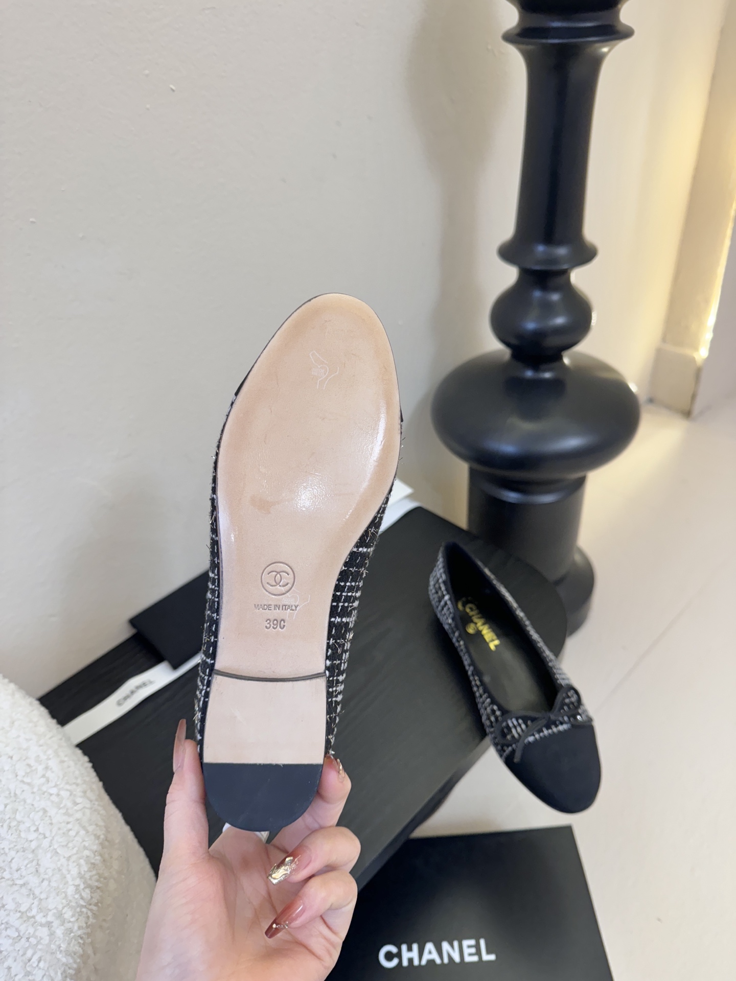 Chanel小香风方头拼色法式奶奶鞋浅口玛丽珍鞋！！香奈儿CHANEL每一双精致鞋履都经过才华横溢的鞋艺