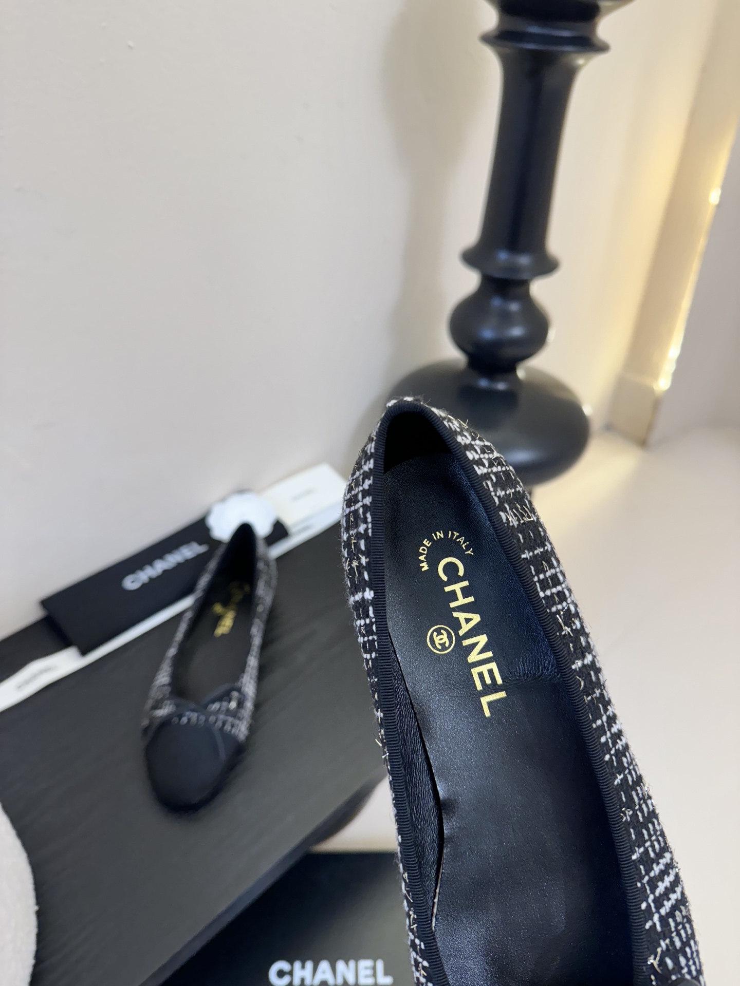 Chanel小香风方头拼色法式奶奶鞋浅口玛丽珍鞋！！香奈儿CHANEL每一双精致鞋履都经过才华横溢的鞋艺