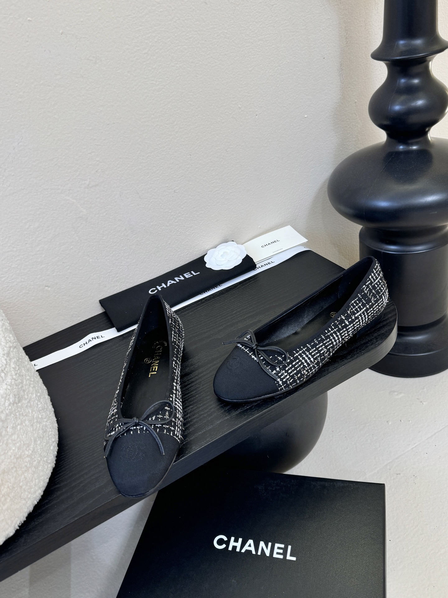 Chanel小香风方头拼色法式奶奶鞋浅口玛丽珍鞋！！香奈儿CHANEL每一双精致鞋履都经过才华横溢的鞋艺