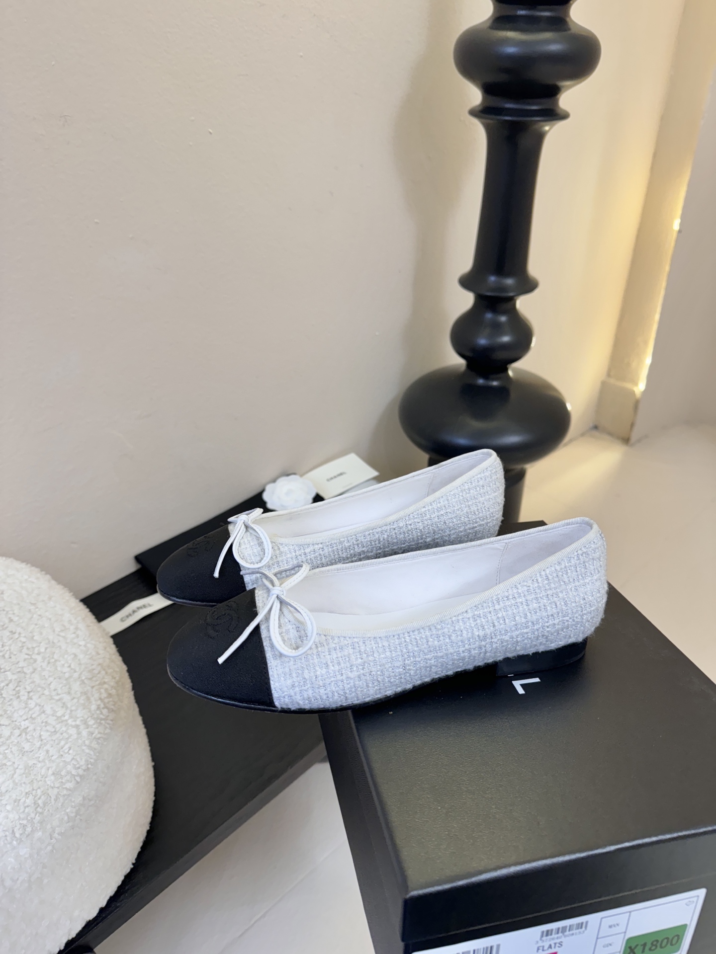 Chanel小香风方头拼色法式奶奶鞋浅口玛丽珍鞋！！香奈儿CHANEL每一双精致鞋履都经过才华横溢的鞋艺