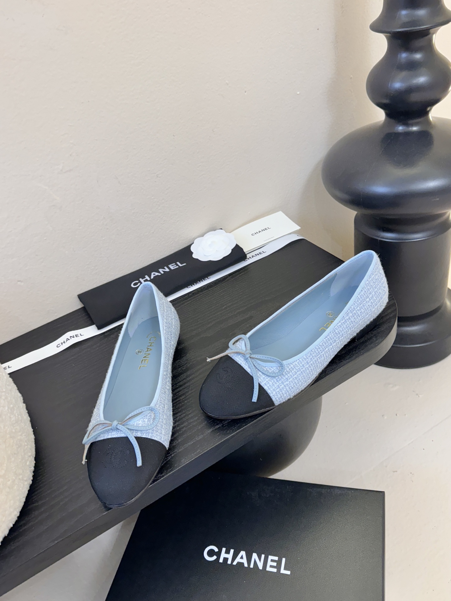 Chanel小香风方头拼色法式奶奶鞋浅口玛丽珍鞋！！香奈儿CHANEL每一双精致鞋履都经过才华横溢的鞋艺