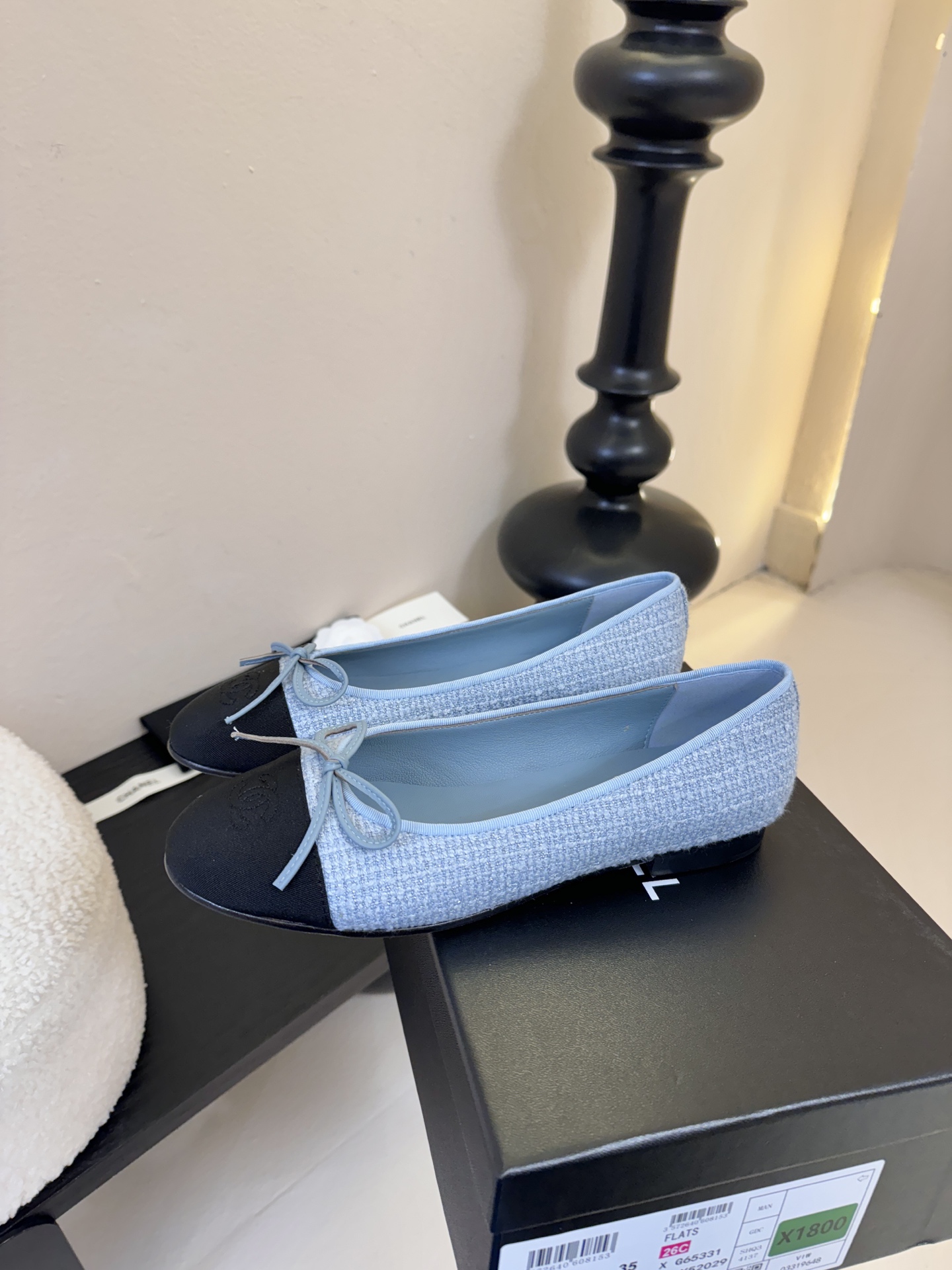 Chanel小香风方头拼色法式奶奶鞋浅口玛丽珍鞋！！香奈儿CHANEL每一双精致鞋履都经过才华横溢的鞋艺