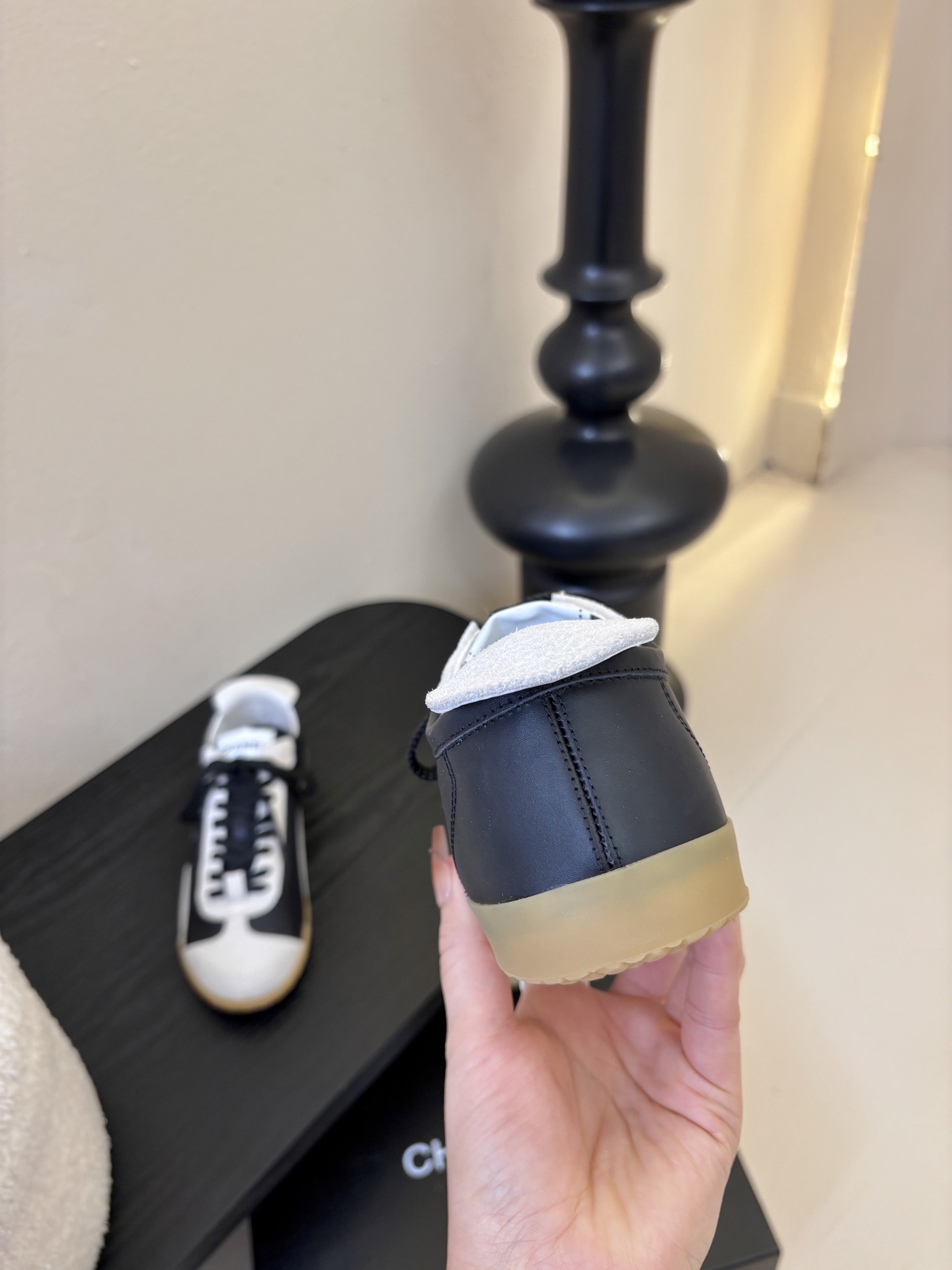 Chane*26ss早春新款复古德训鞋运动鞋休闲鞋鞋身侧面的刺绣，是低调却极具辨识度的品牌符号，细节处彰