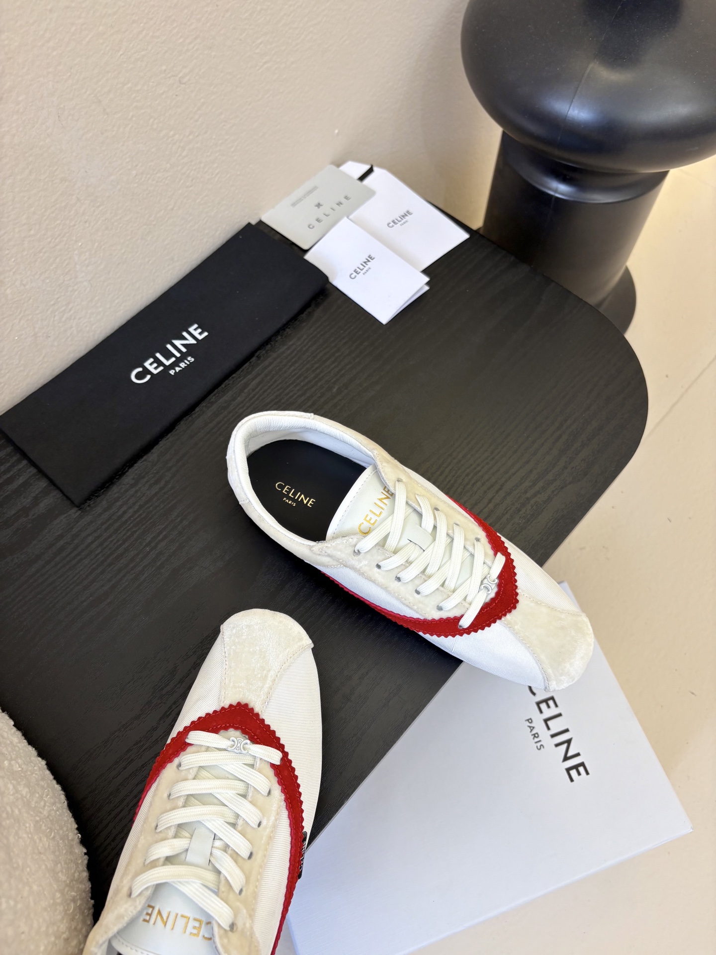 Celin*26ss早春新品平底芭蕾舞运动鞋休闲鞋包含平底芭蕾鞋与厚底休闲鞋两款，前者优雅精致，后者兼具