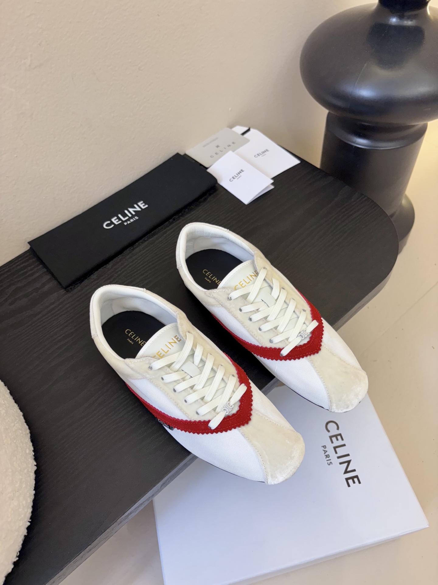 Celin*26ss早春新品平底芭蕾舞运动鞋休闲鞋包含平底芭蕾鞋与厚底休闲鞋两款，前者优雅精致，后者兼具