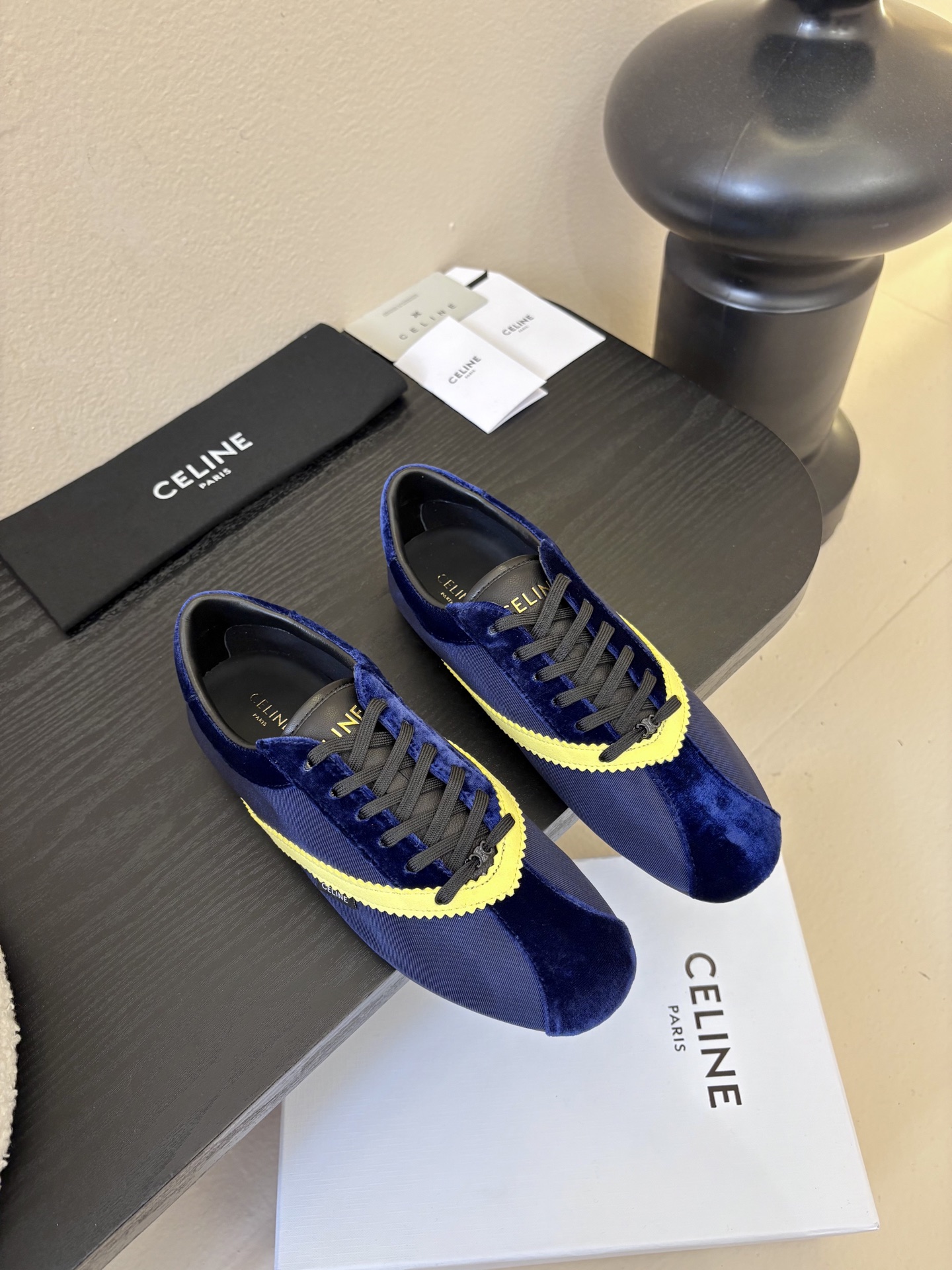 Celin*26ss早春新品平底芭蕾舞运动鞋休闲鞋包含平底芭蕾鞋与厚底休闲鞋两款，前者优雅精致，后者兼具