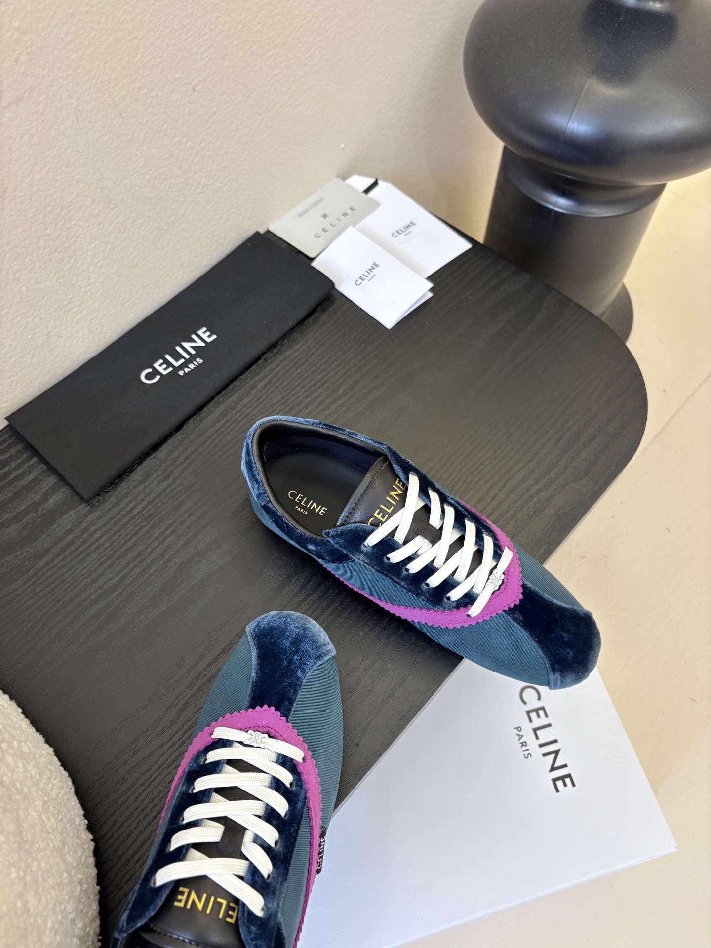 Celin*26ss早春新品平底芭蕾舞运动鞋休闲鞋包含平底芭蕾鞋与厚底休闲鞋两款，前者优雅精致，后者兼具