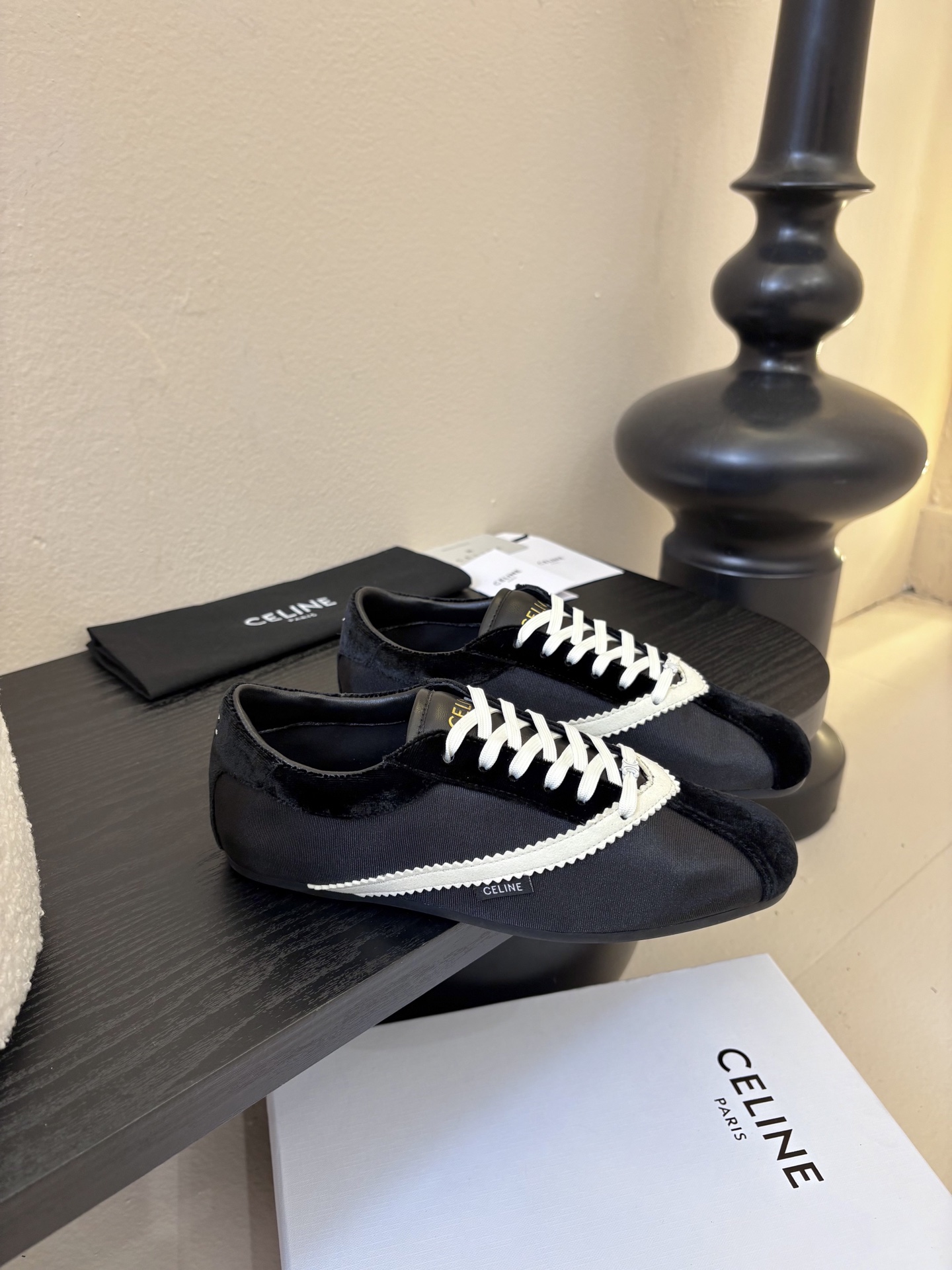 Celin*26ss早春新品平底芭蕾舞运动鞋休闲鞋包含平底芭蕾鞋与厚底休闲鞋两款，前者优雅精致，后者兼具