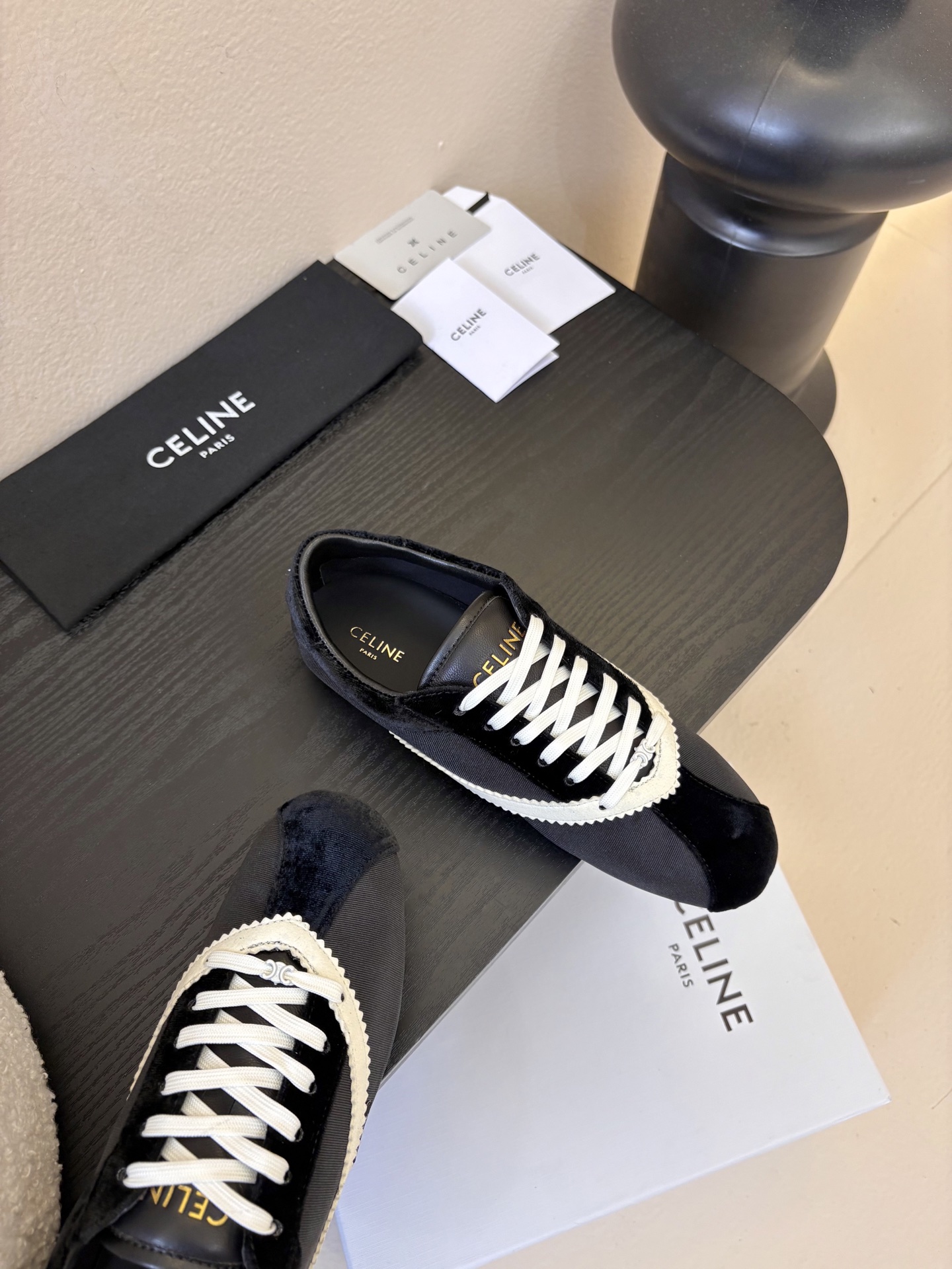 Celin*26ss早春新品平底芭蕾舞运动鞋休闲鞋包含平底芭蕾鞋与厚底休闲鞋两款，前者优雅精致，后者兼具