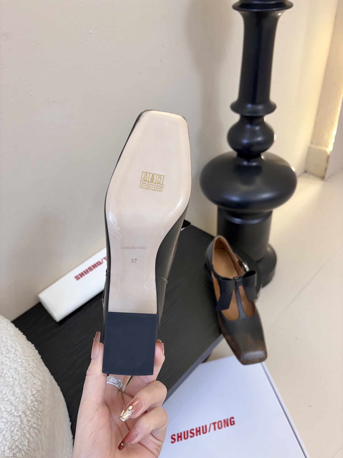 SHUSHUTONG 25ss方头小跟玛丽珍单鞋被问N次的仙女战靴 非它莫属 方头设计复古又摩登 简约搭