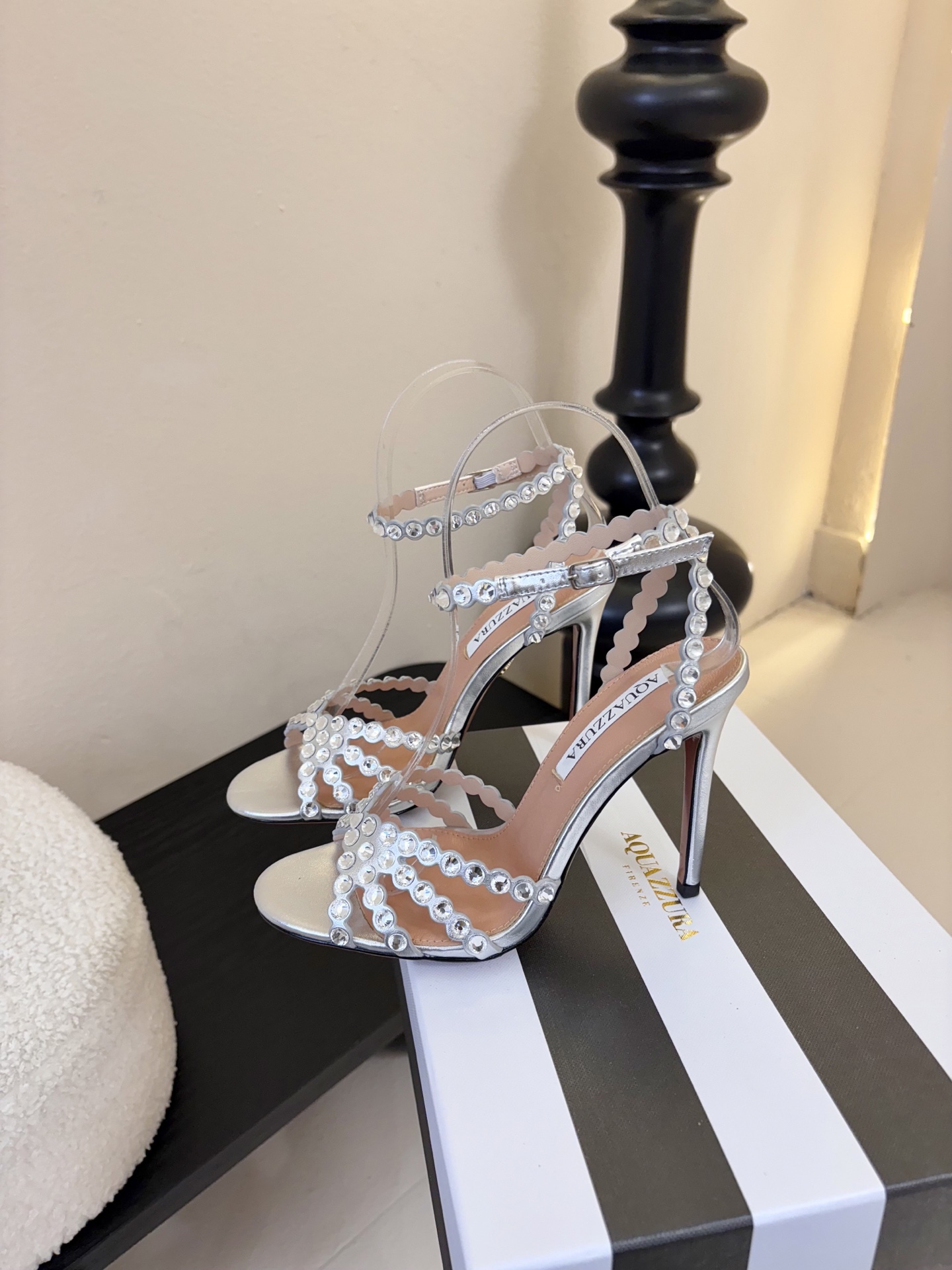 AQUAZZURA大菠萝水钻装饰高跟鞋凉鞋2026春夏最新款交叉水钻凉鞋 上脚超级有气质·既简洁又时髦 