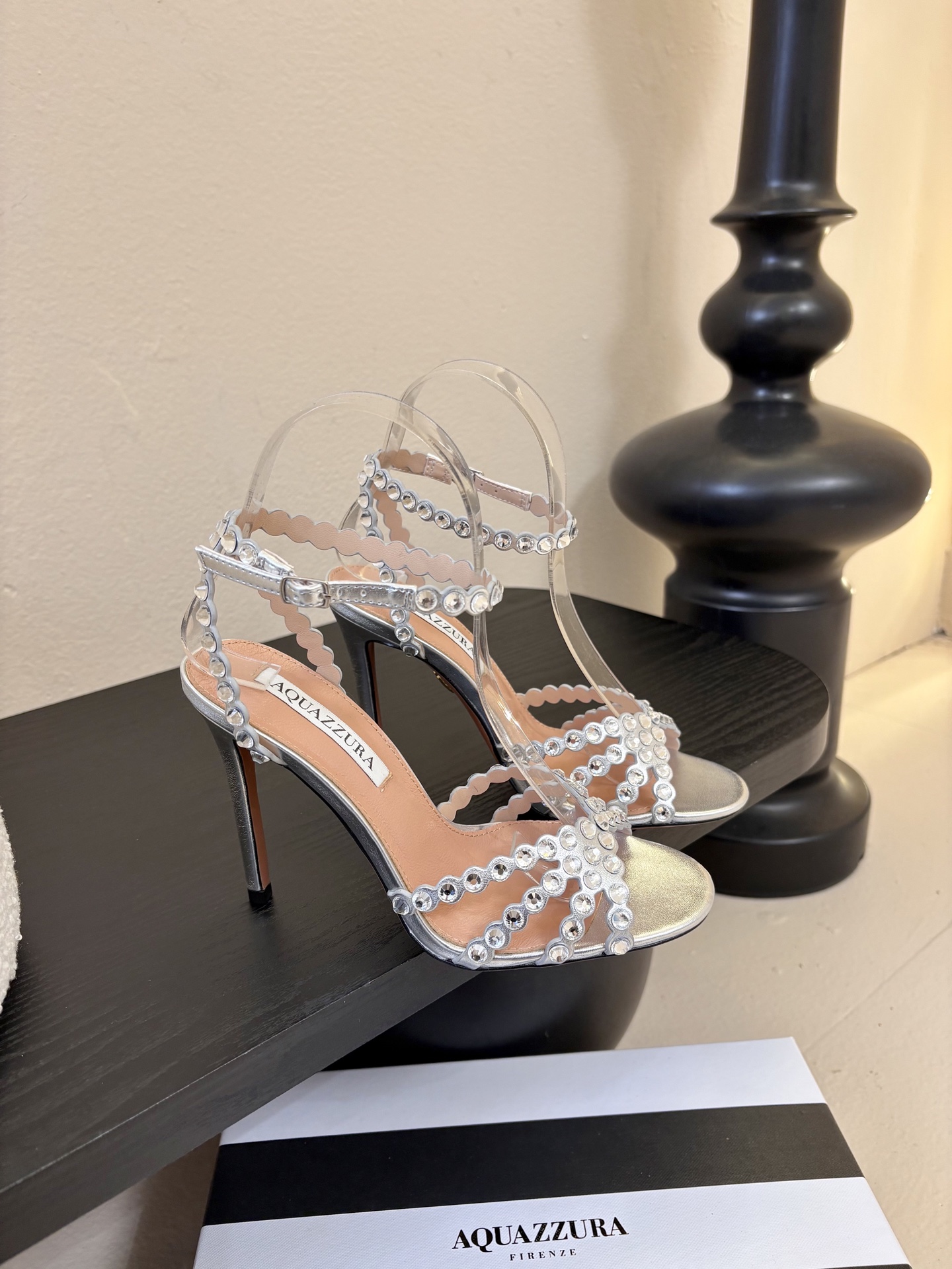 AQUAZZURA大菠萝水钻装饰高跟鞋凉鞋2026春夏最新款交叉水钻凉鞋 上脚超级有气质·既简洁又时髦 