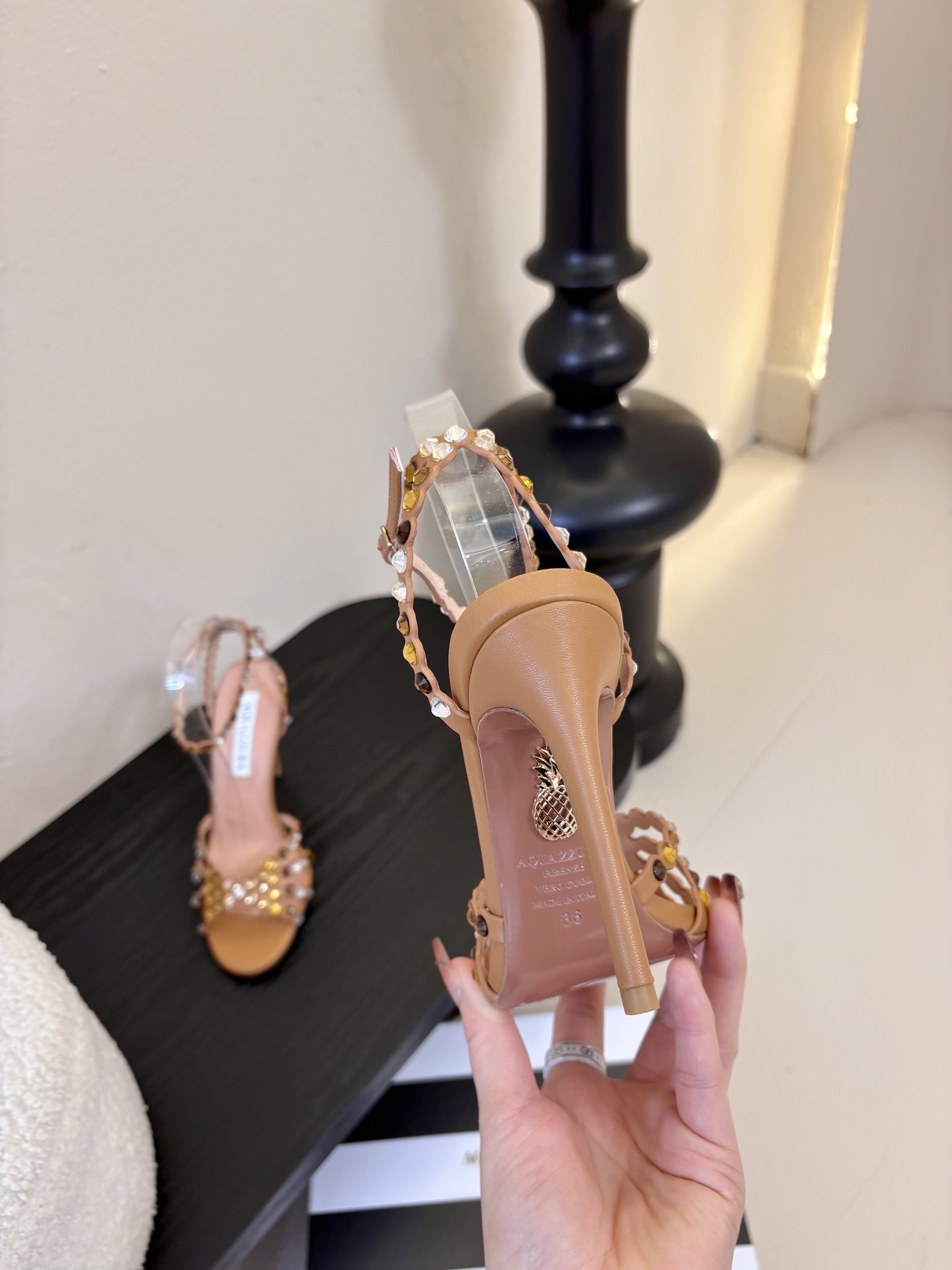 AQUAZZURA大菠萝水钻装饰高跟鞋凉鞋2026春夏最新款交叉水钻凉鞋 上脚超级有气质·既简洁又时髦 