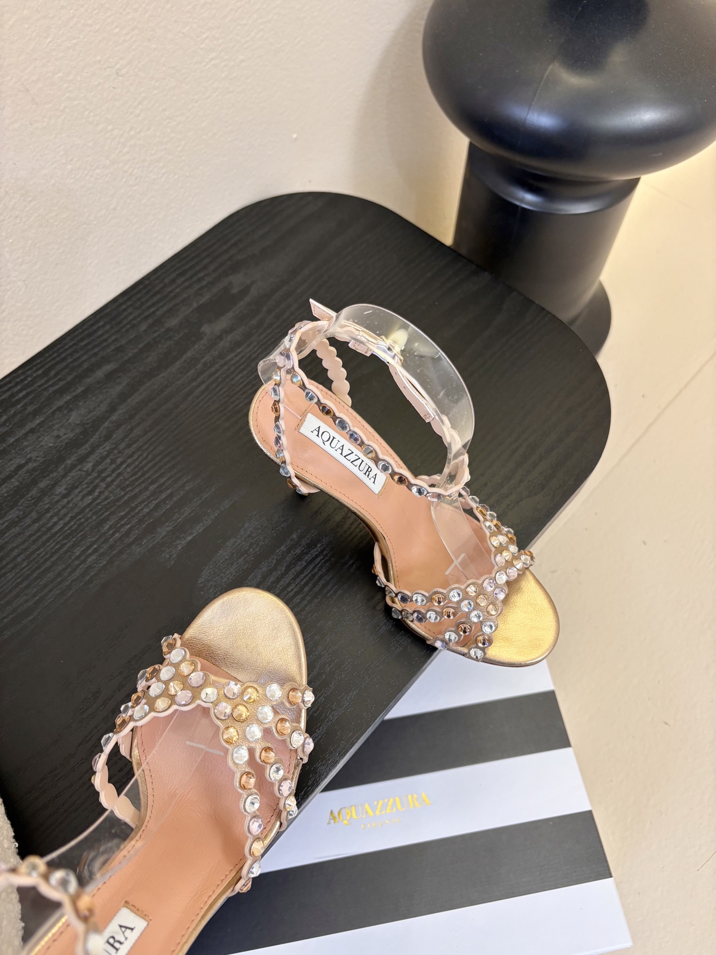 AQUAZZURA大菠萝水钻装饰高跟鞋凉鞋2026春夏最新款交叉水钻凉鞋 上脚超级有气质·既简洁又时髦 