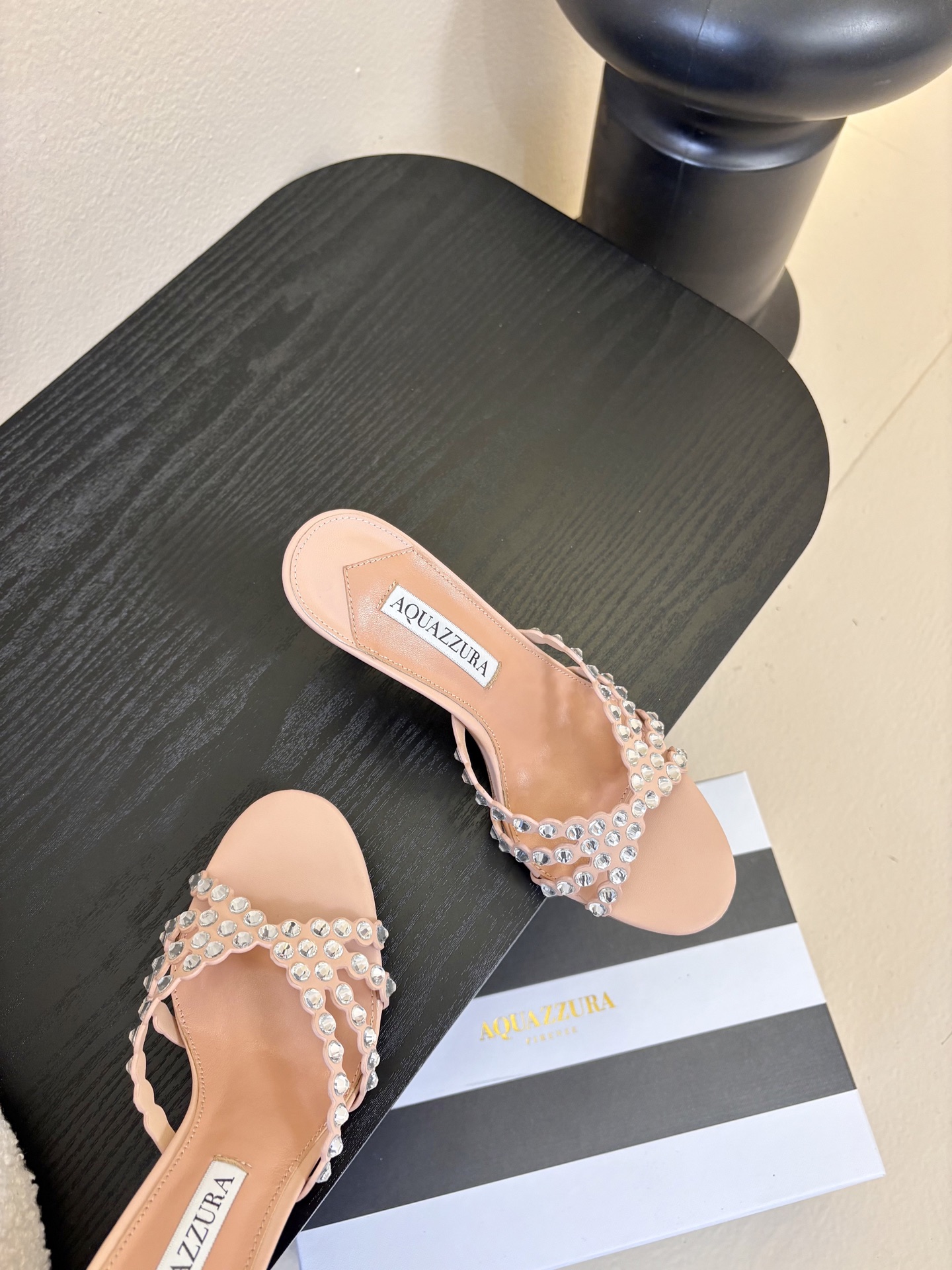 AQUAZZURA大菠萝水钻装饰高跟鞋凉拖2026春夏最新款交叉水钻凉鞋 上脚超级有气质·既简洁又时髦 