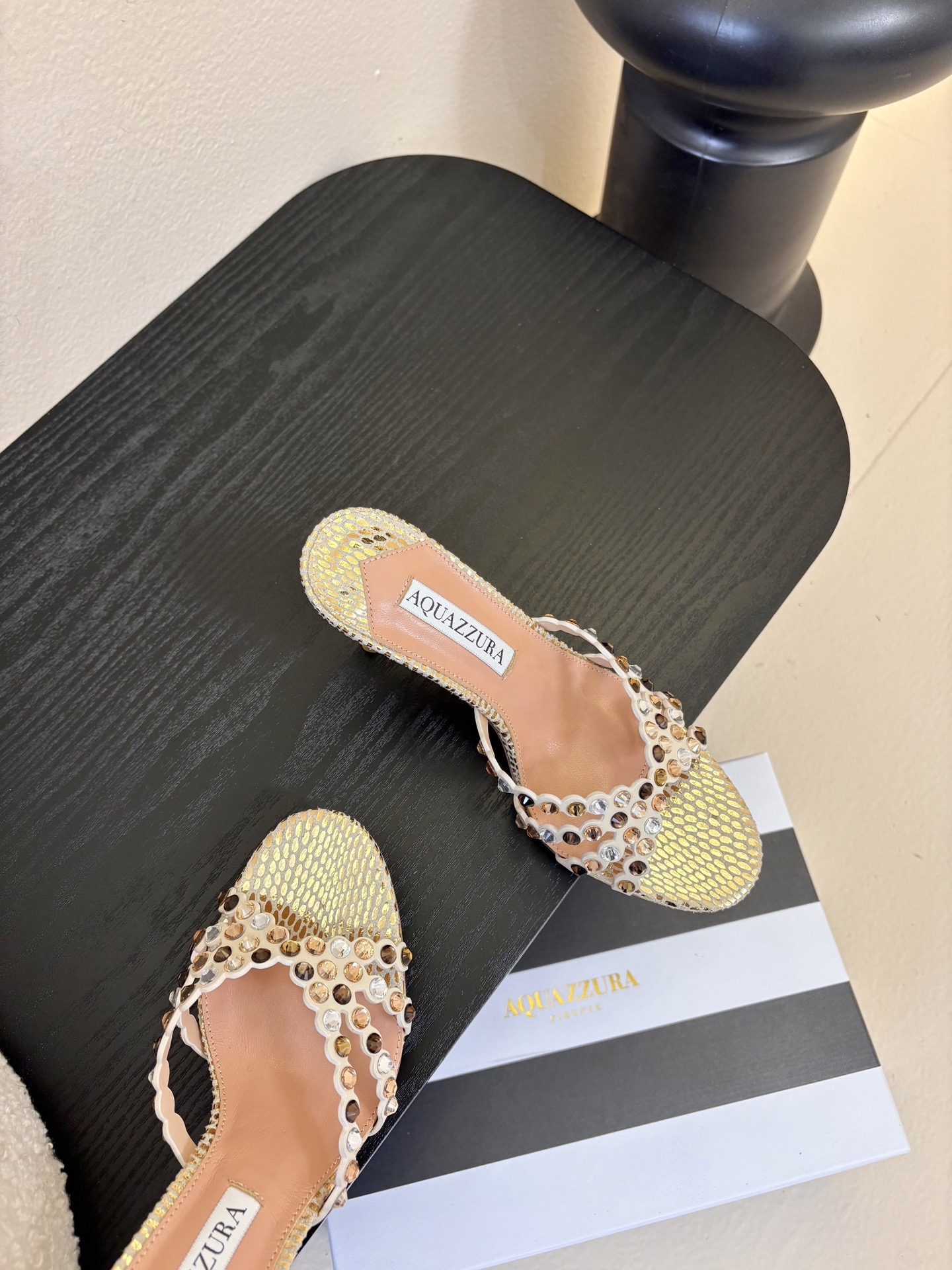 AQUAZZURA大菠萝水钻装饰高跟鞋凉拖2026春夏最新款交叉水钻凉鞋 上脚超级有气质·既简洁又时髦 