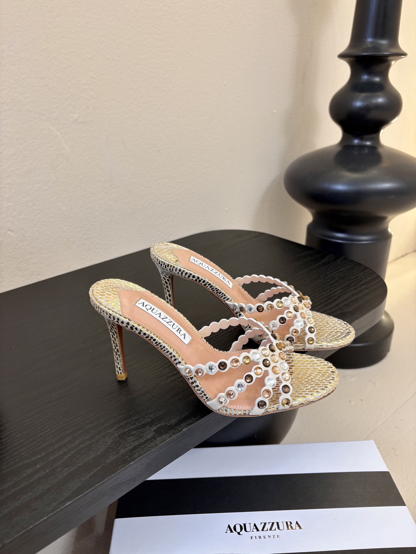 AQUAZZURA大菠萝水钻装饰高跟鞋凉拖2026春夏最新款交叉水钻凉鞋 上脚超级有气质·既简洁又时髦 