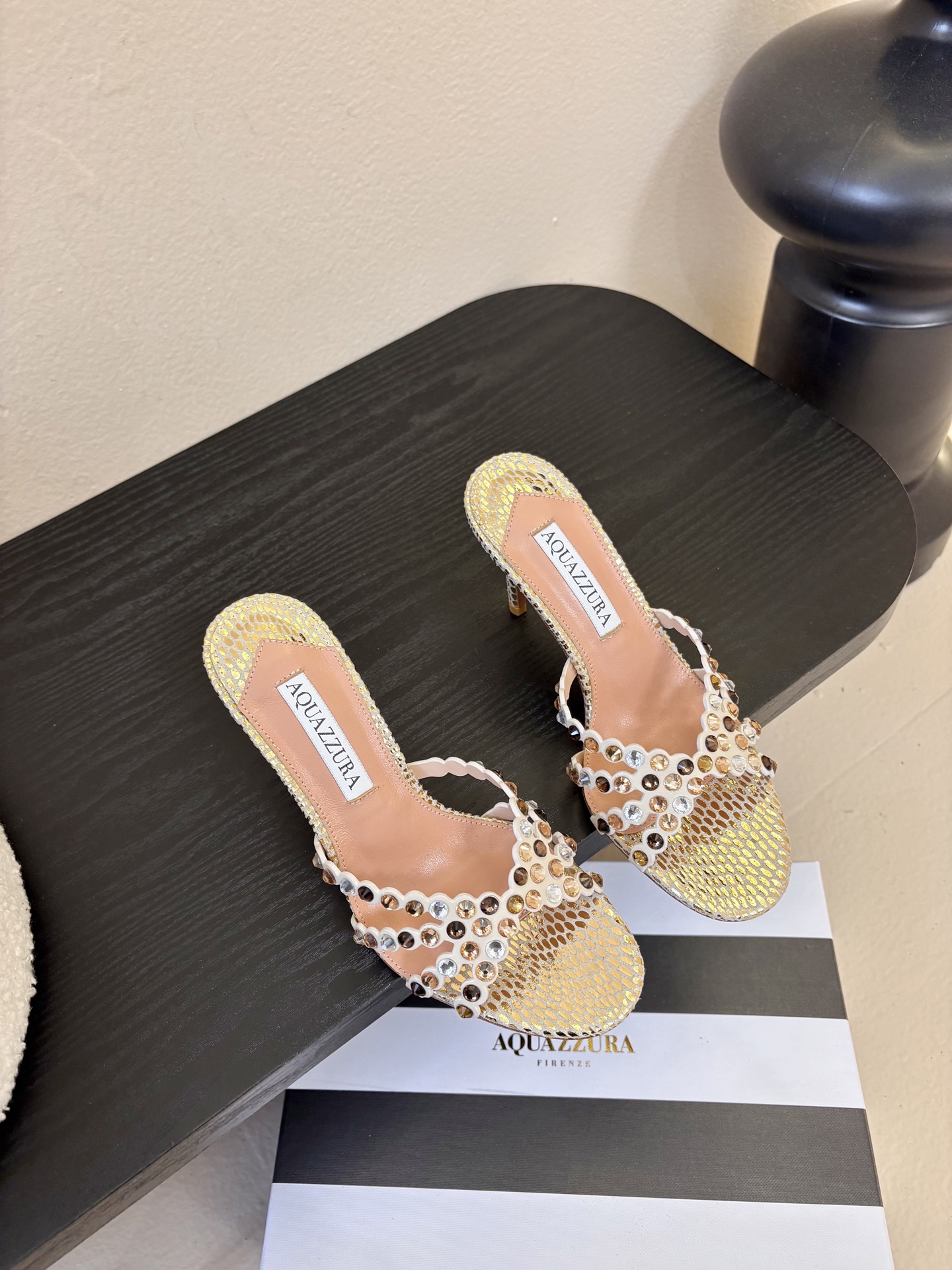 AQUAZZURA大菠萝水钻装饰高跟鞋凉拖2026春夏最新款交叉水钻凉鞋 上脚超级有气质·既简洁又时髦 