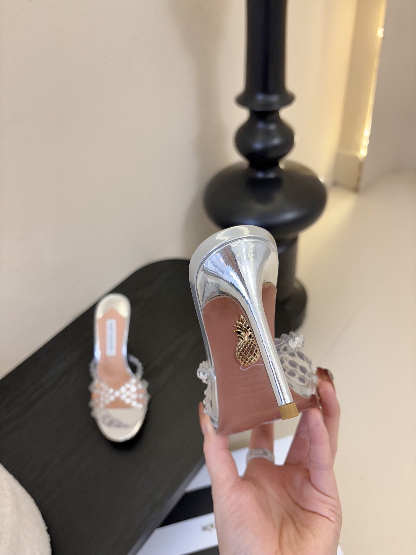 AQUAZZURA大菠萝水钻装饰高跟鞋凉拖2026春夏最新款交叉水钻凉鞋 上脚超级有气质·既简洁又时髦 