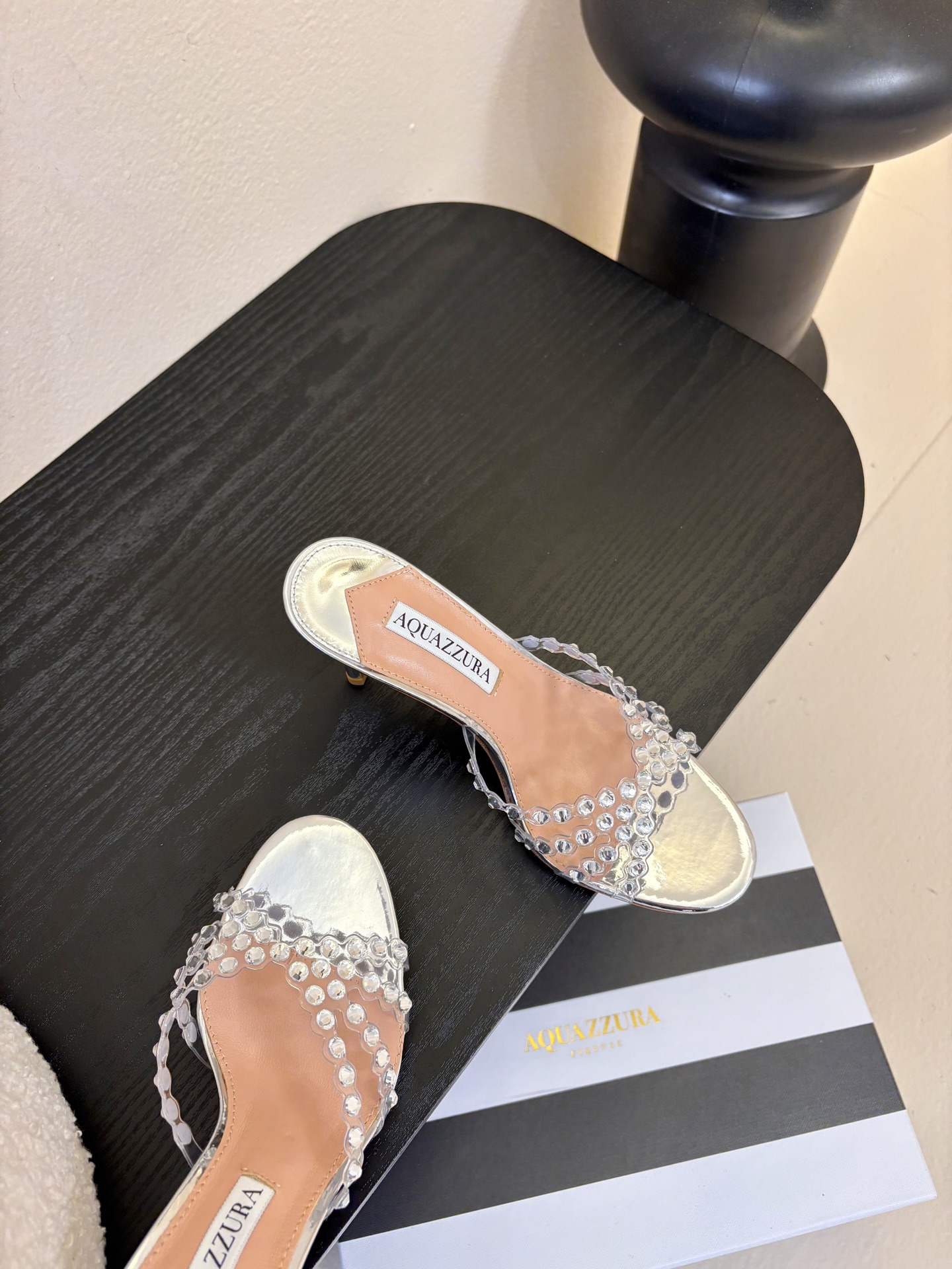 AQUAZZURA大菠萝水钻装饰高跟鞋凉拖2026春夏最新款交叉水钻凉鞋 上脚超级有气质·既简洁又时髦 